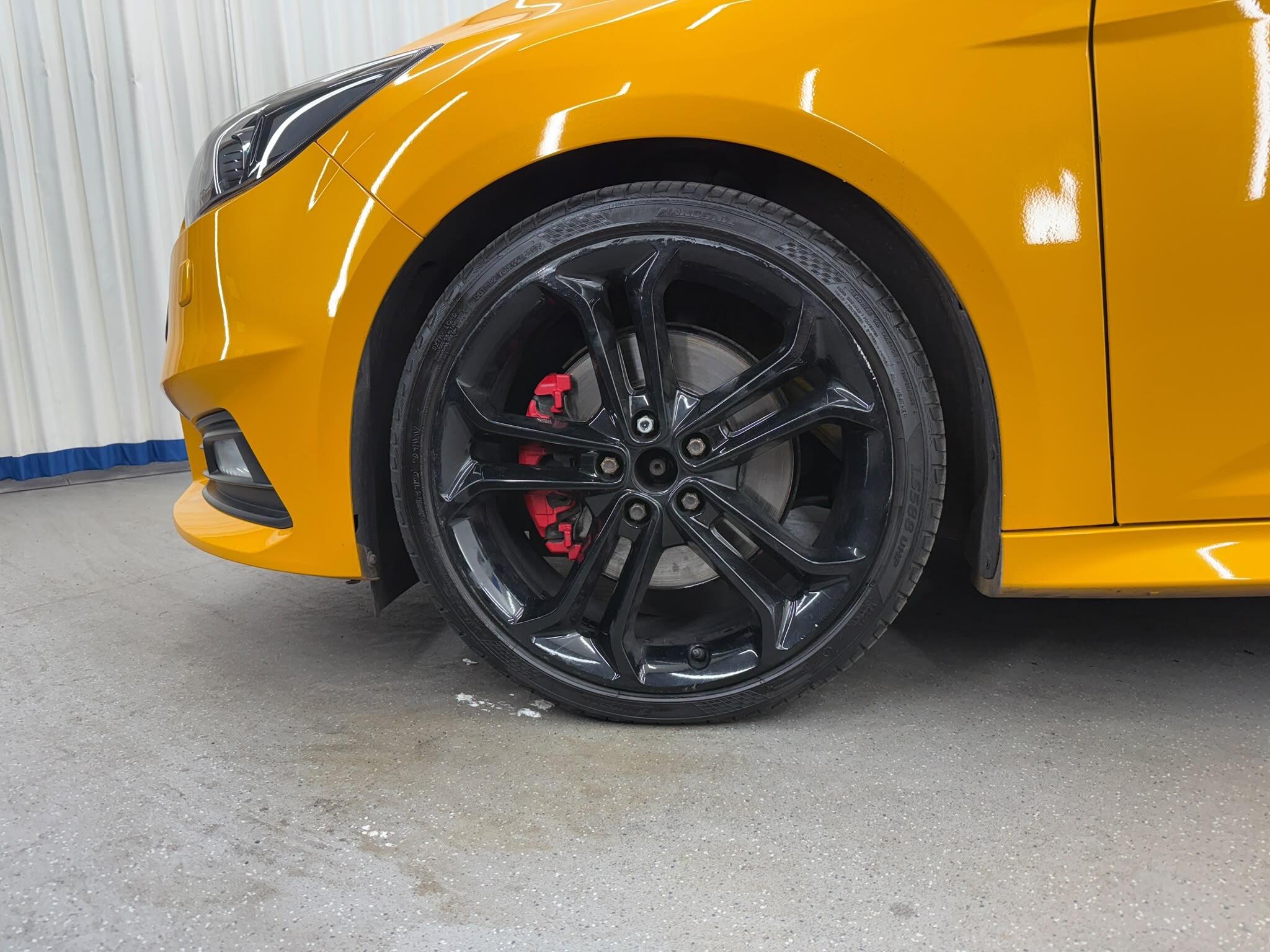 Ford Focus view 17