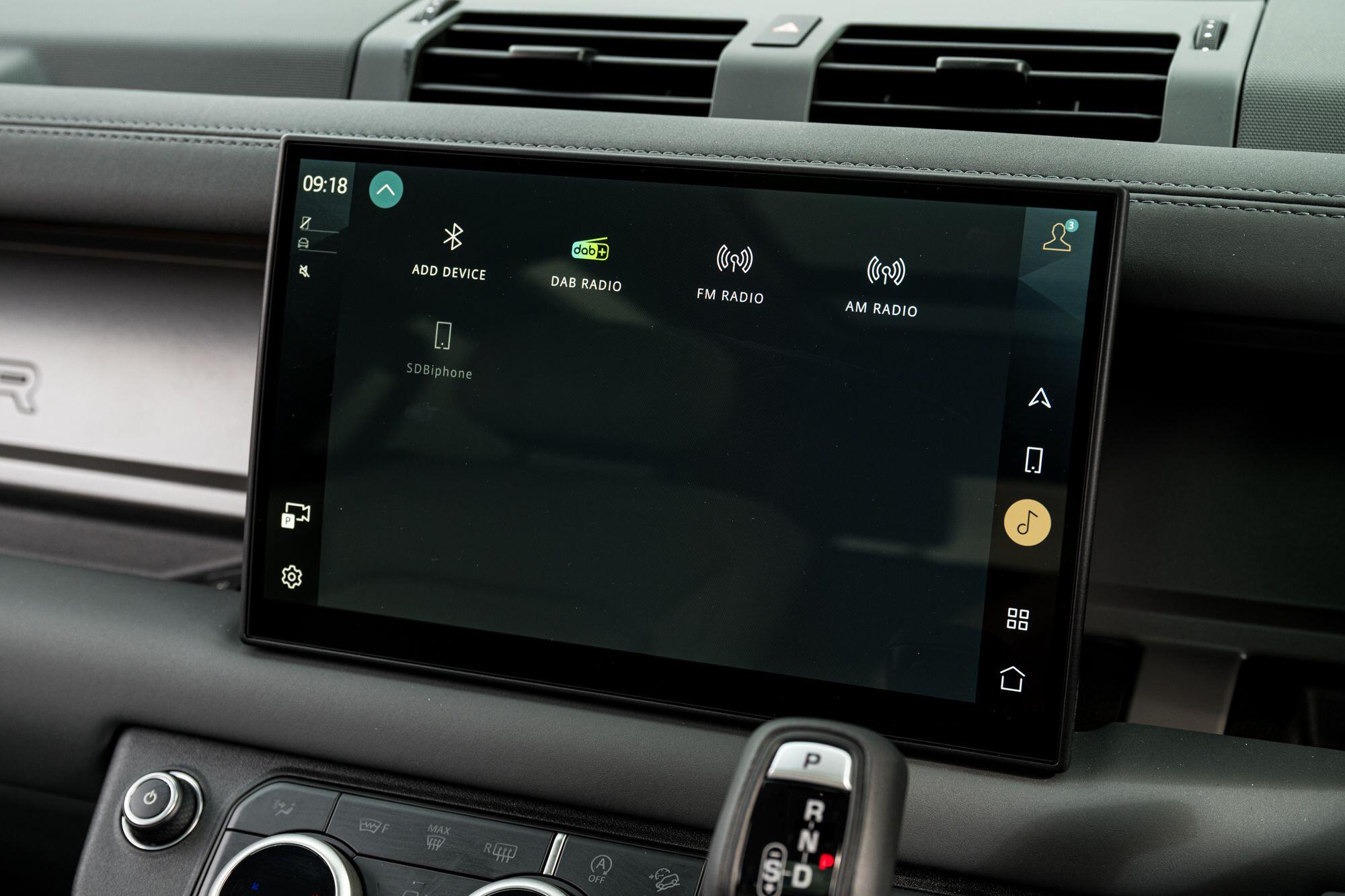 Land Rover Defender 90 view 52