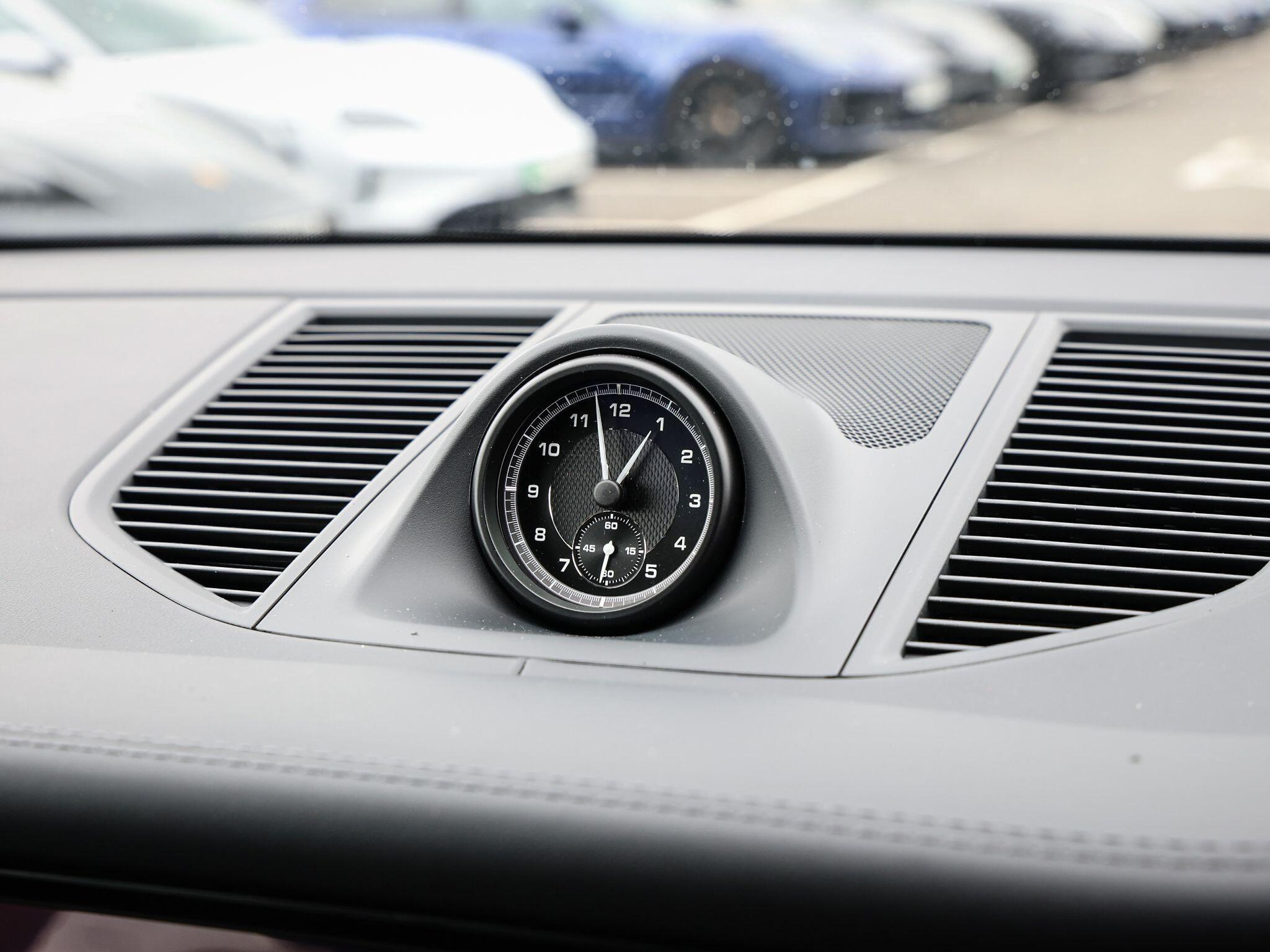 Porsche Macan view 51