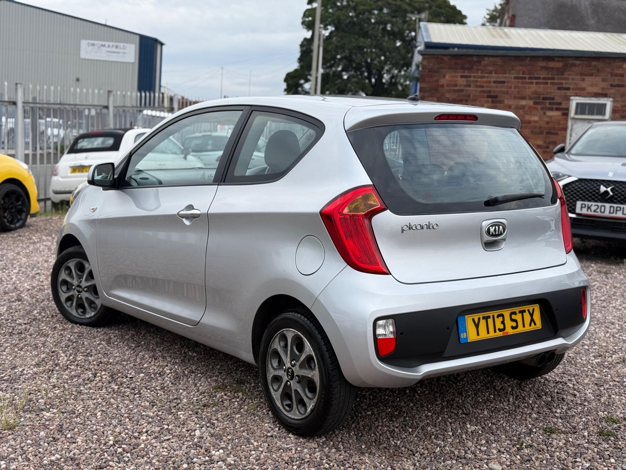 Kia Picanto view 4
