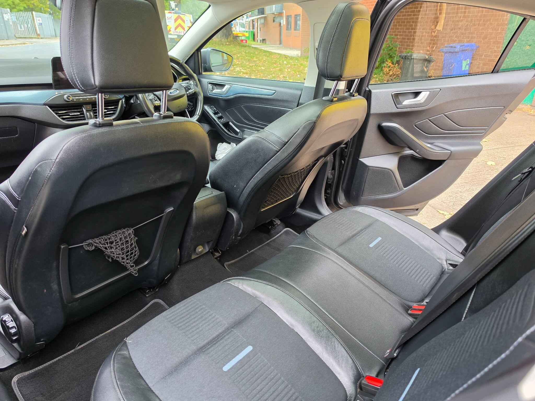 Ford Focus view 20
