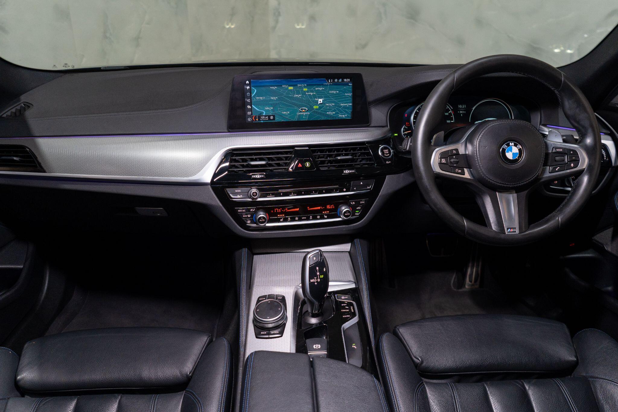 BMW 5 Series view 12