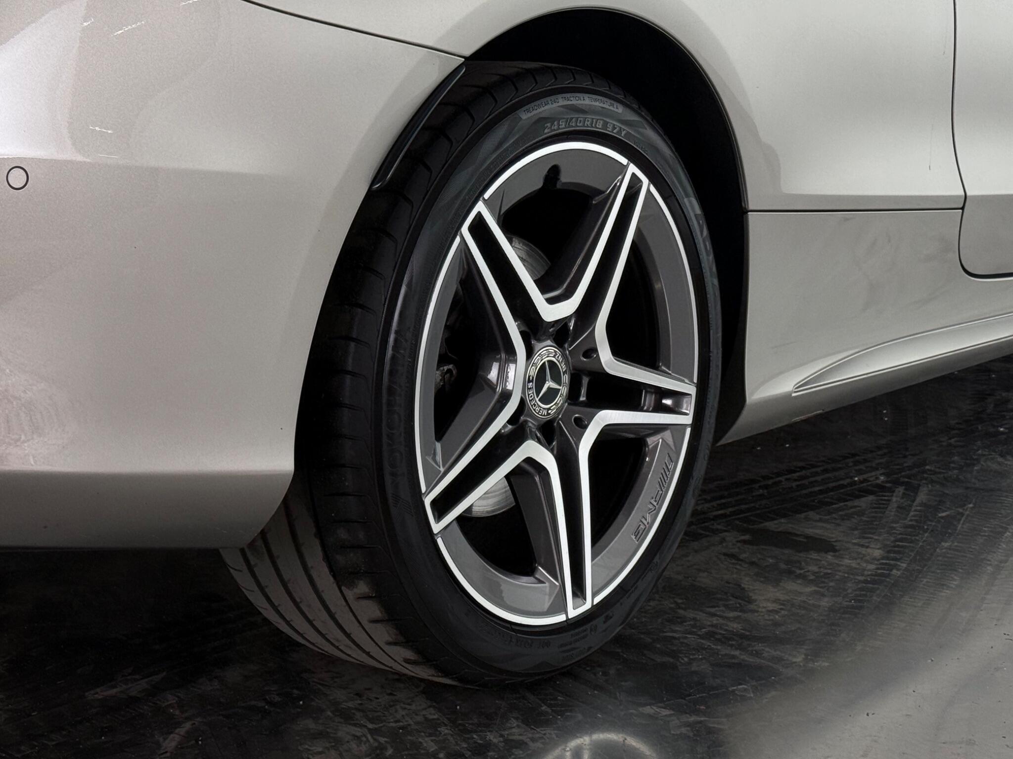 Mercedes-Benz C-Class view 8