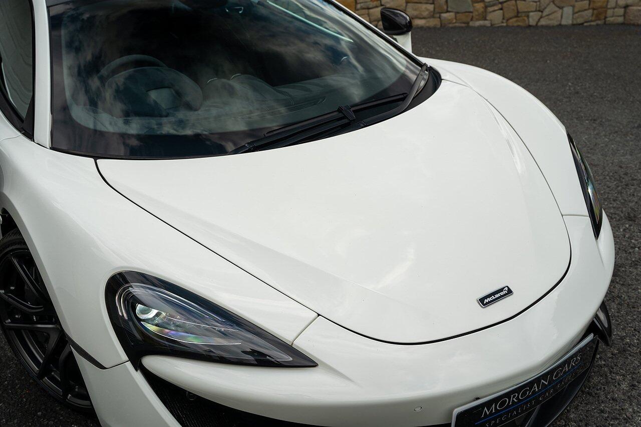 McLaren 570S view 35