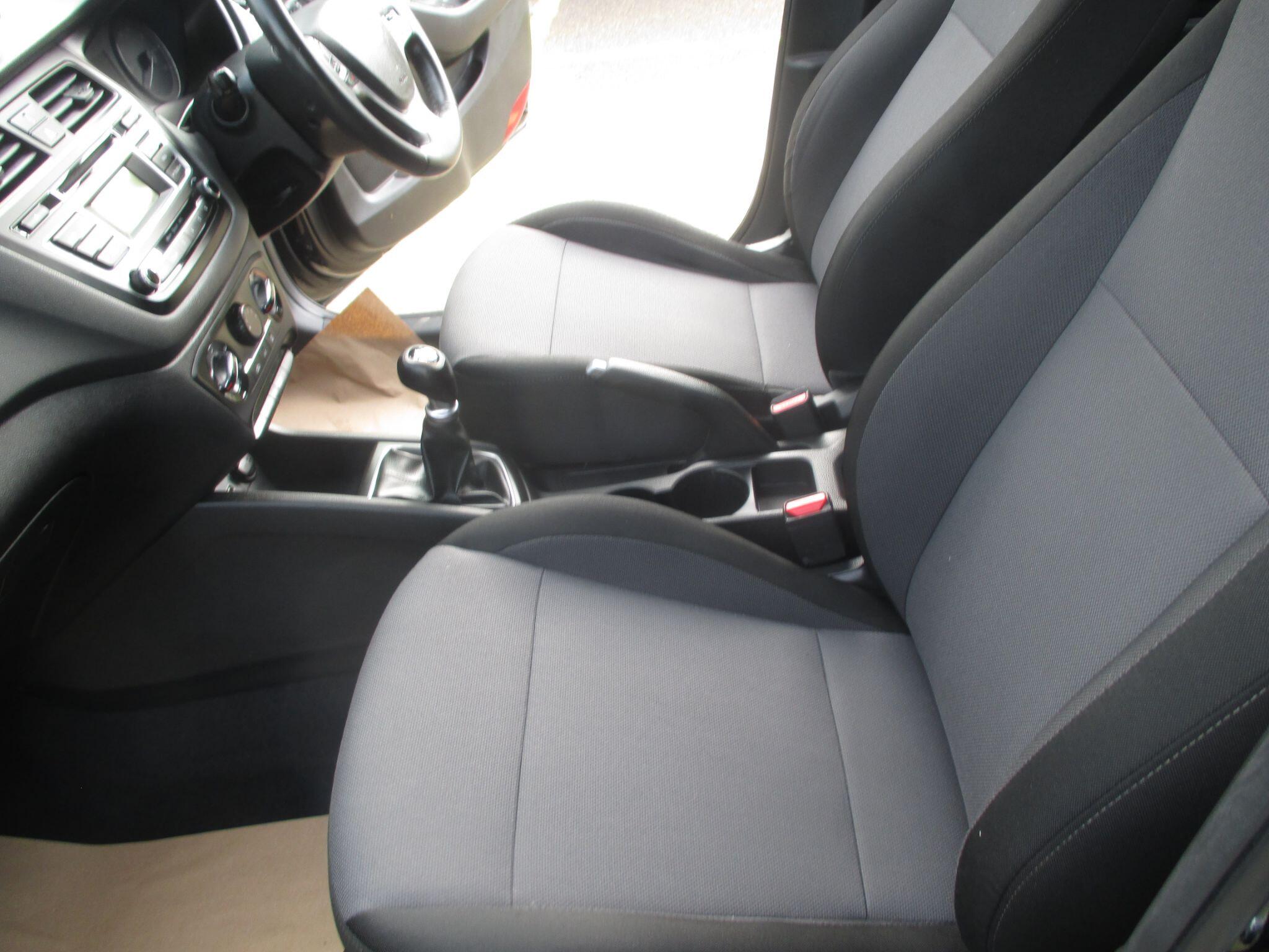 Hyundai i20 view 34