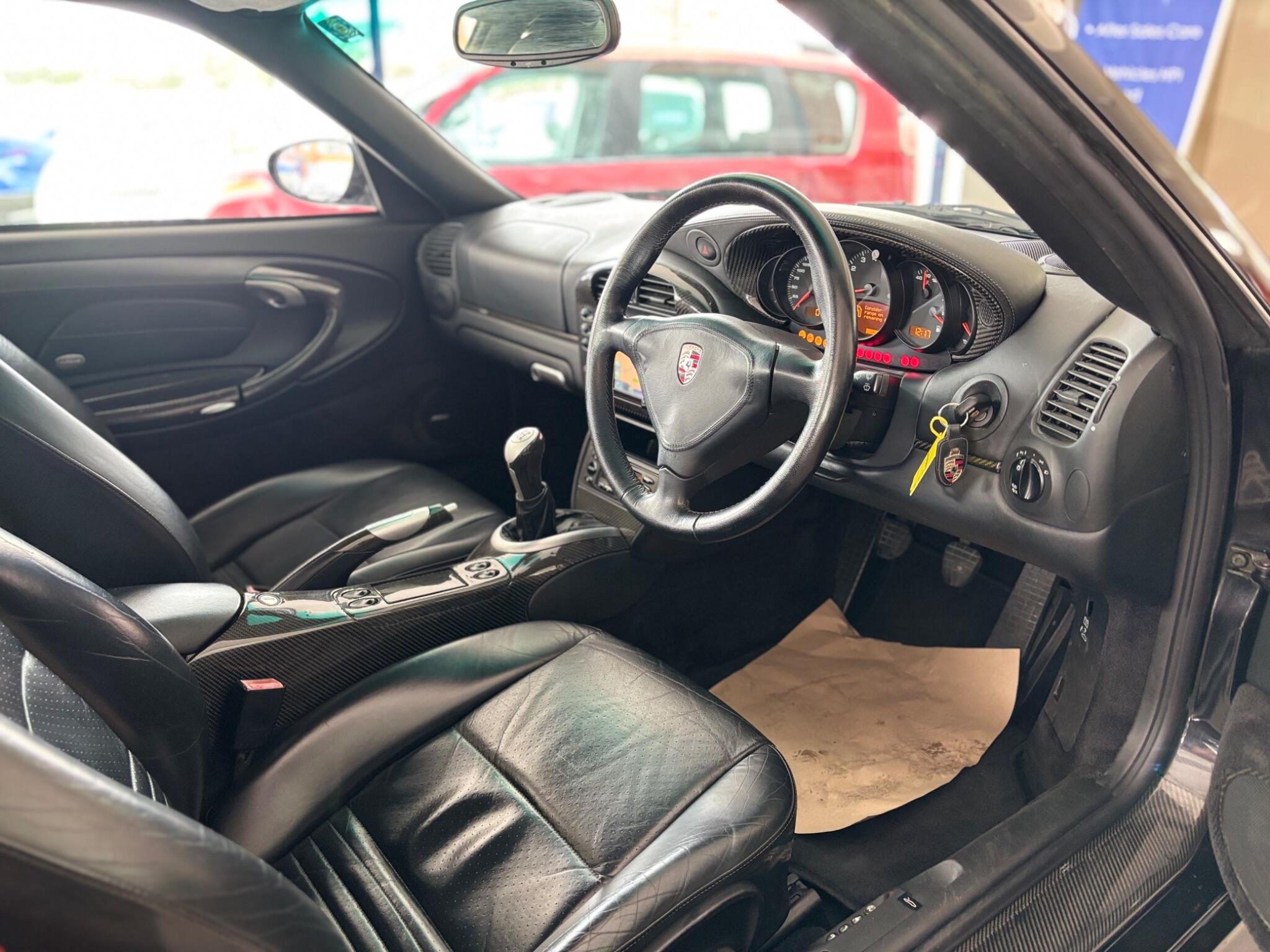 Porsche 911 view 12