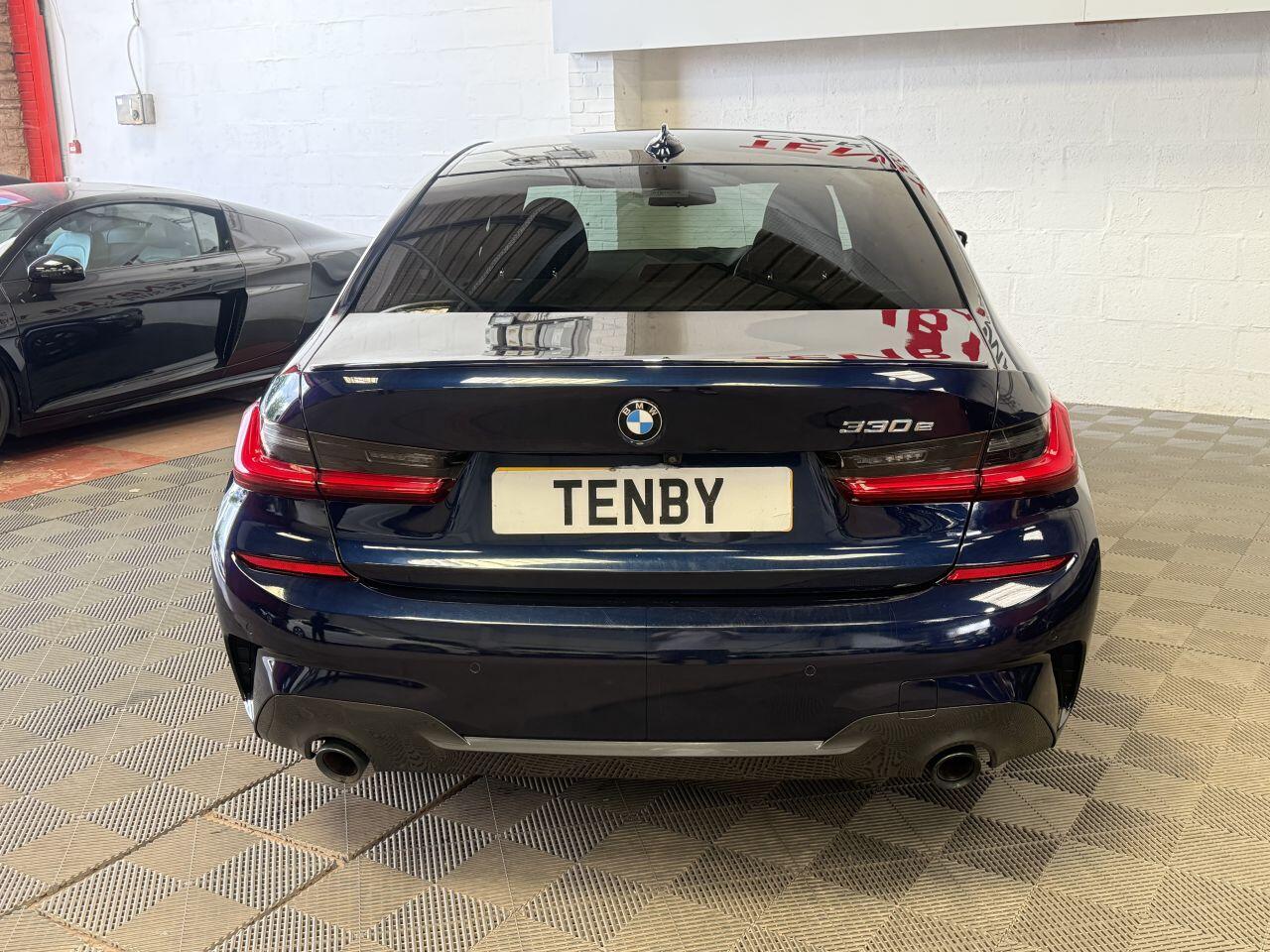 BMW 3 Series view 8