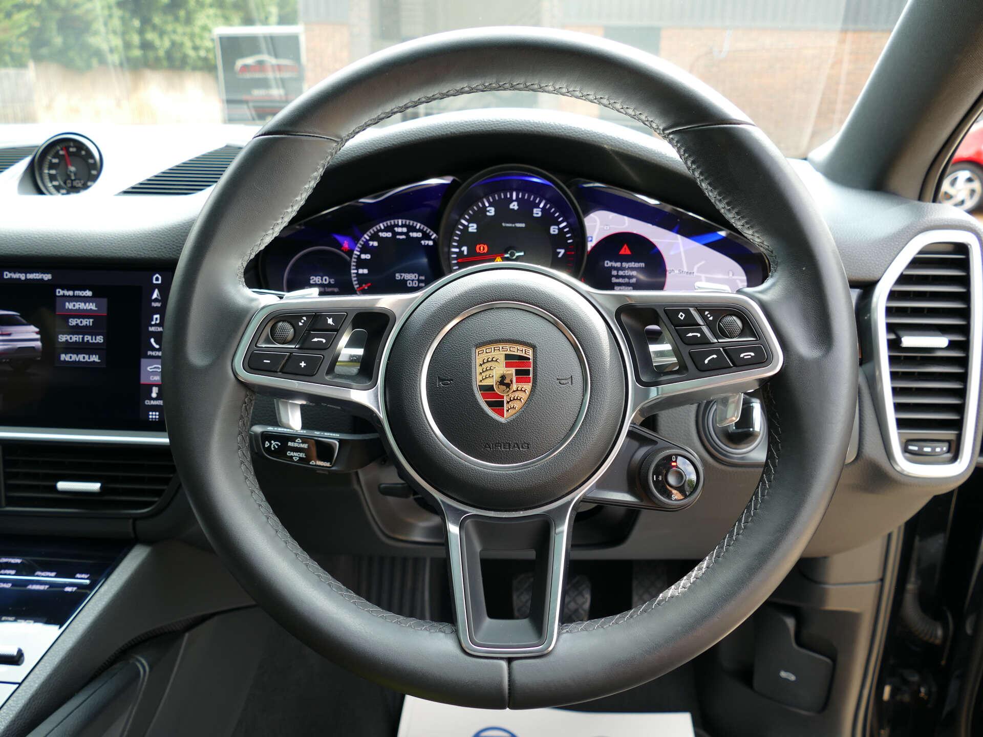 Porsche Cayenne view 41