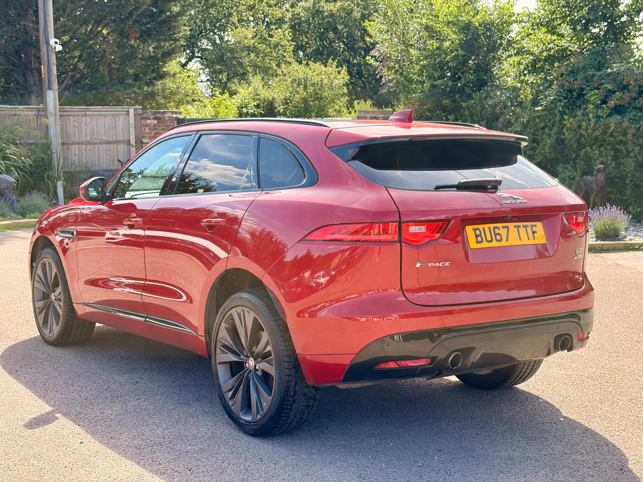 Jaguar F-Pace view 6