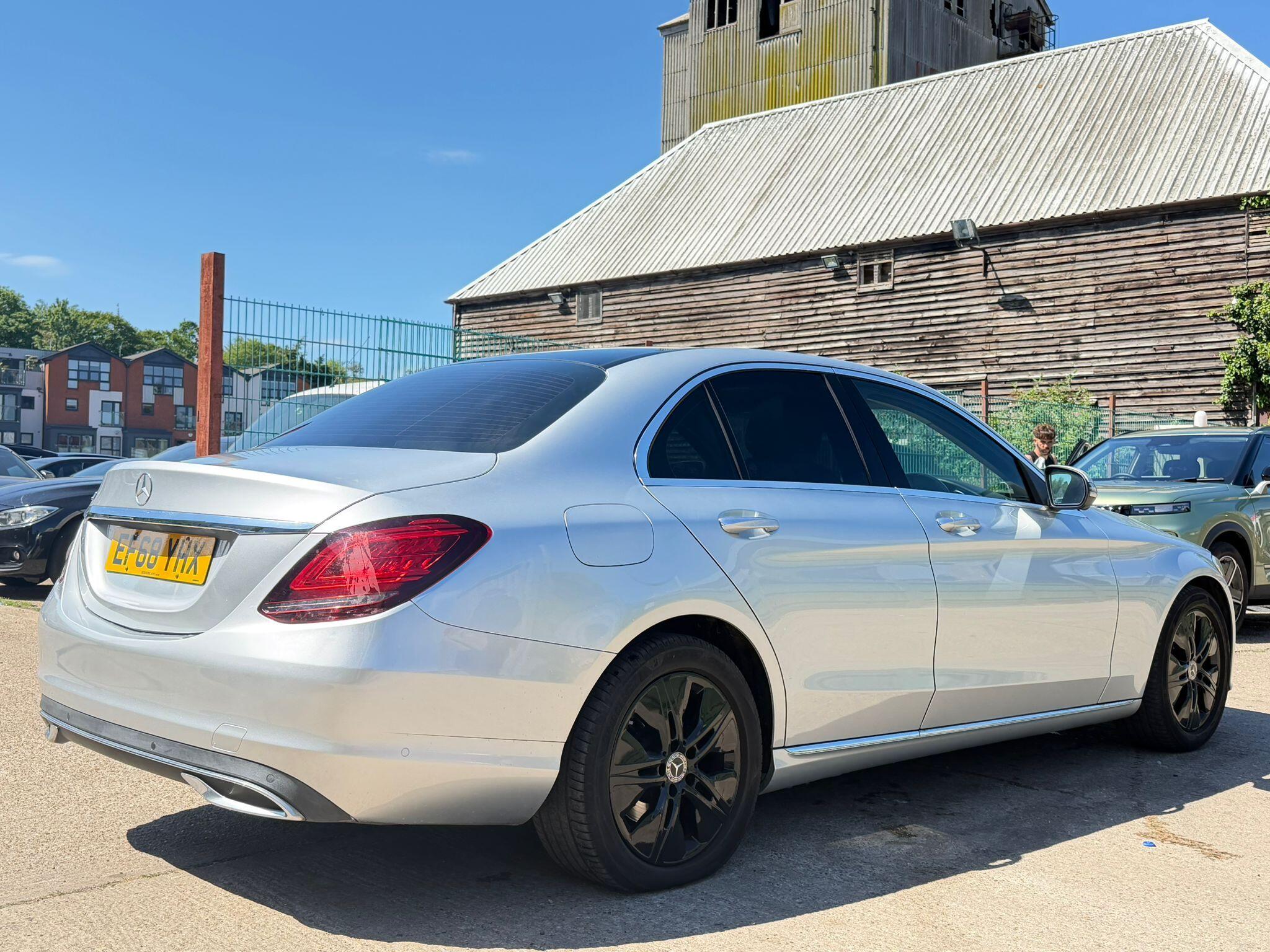 Mercedes-Benz C-Class view 3