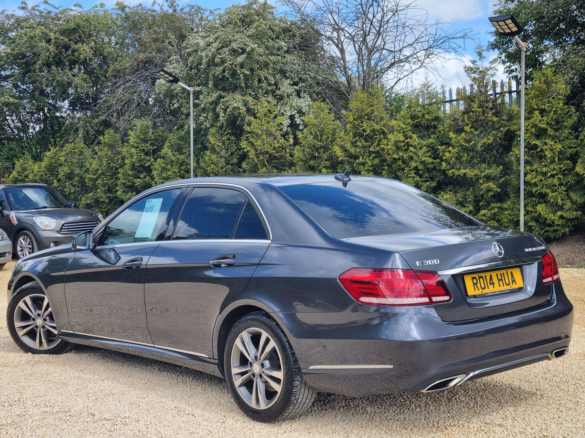 Mercedes-Benz E Class view 17