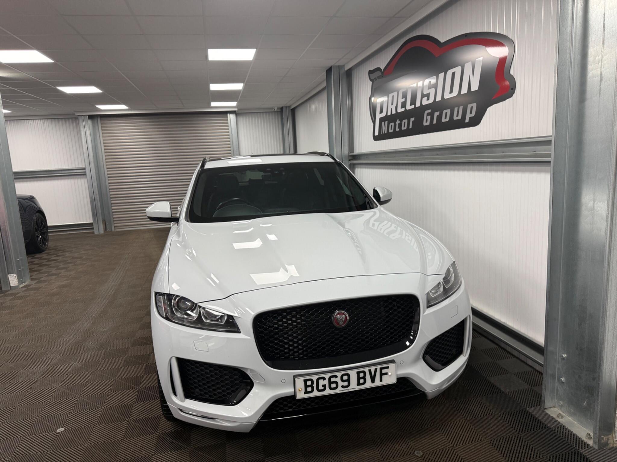 Jaguar F-Pace view 4