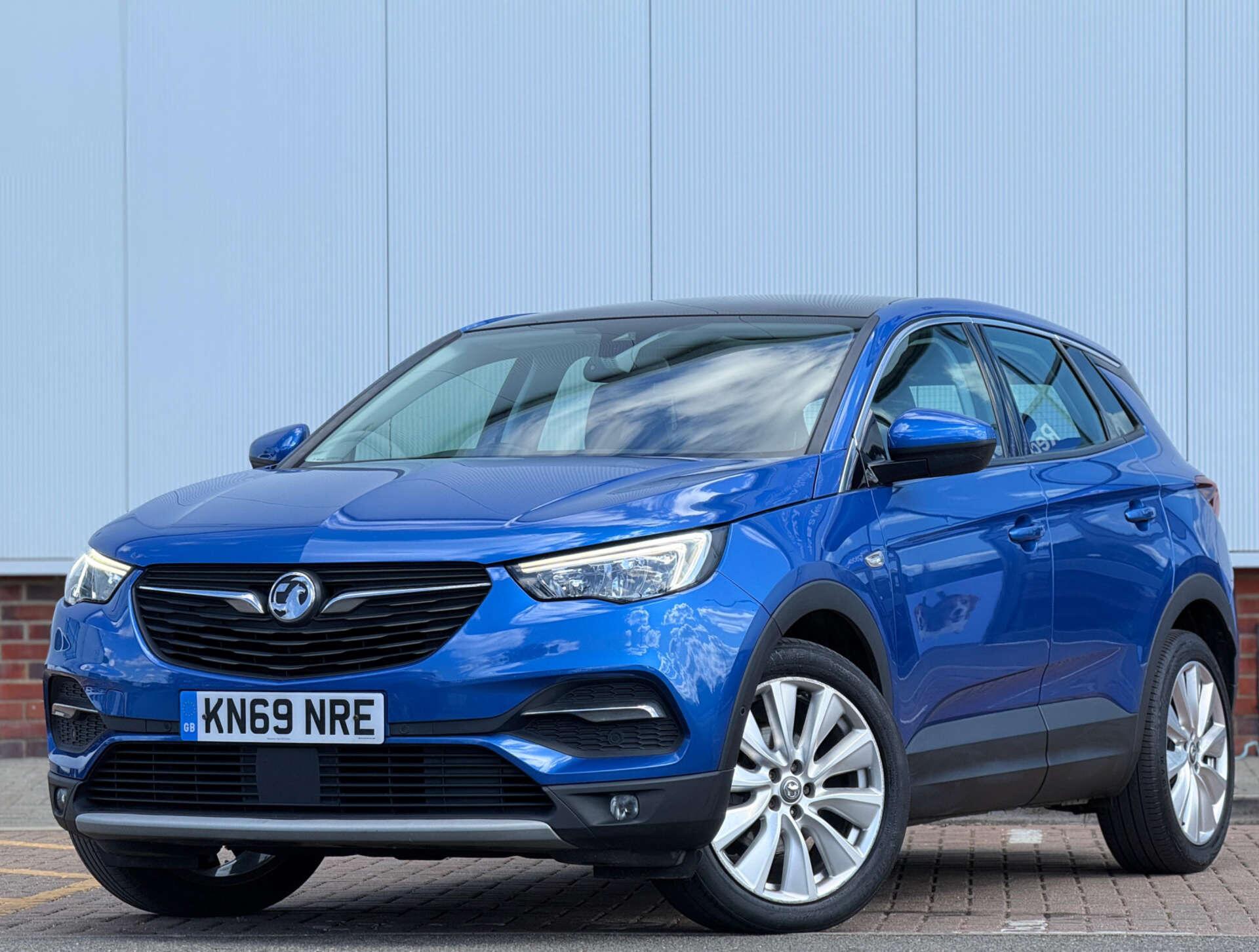 Vauxhall Grandland X view 3