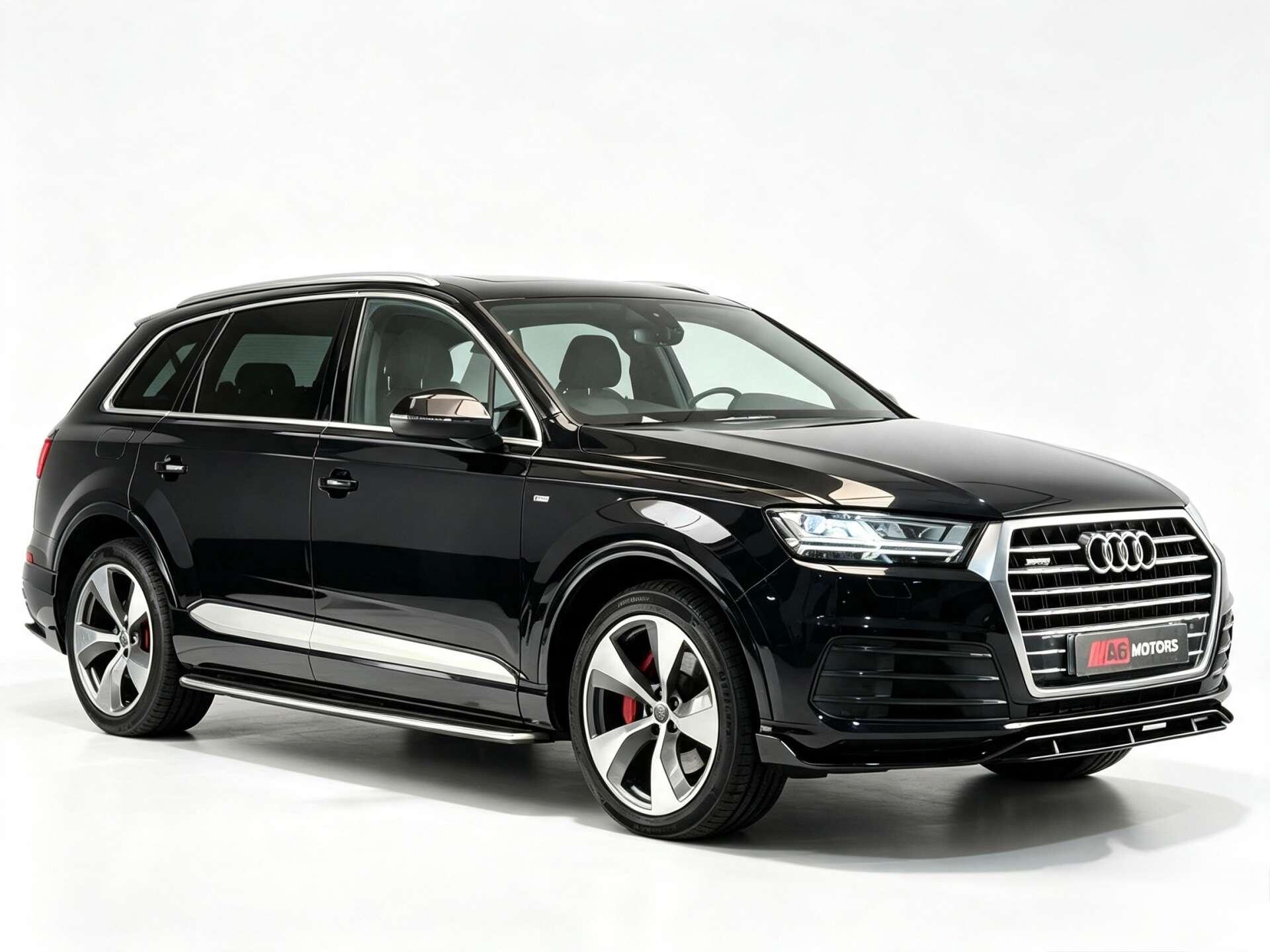 Audi Q7 view 5