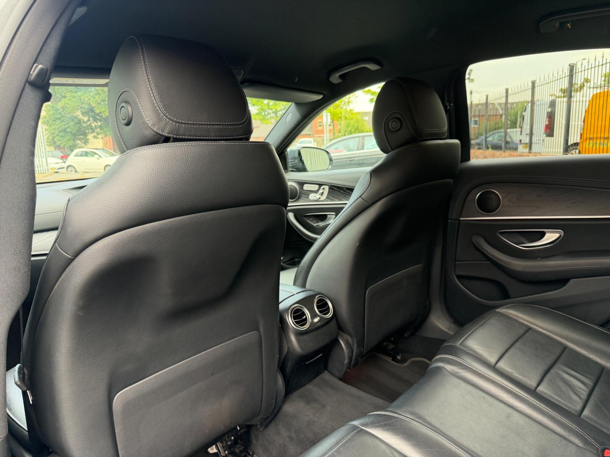 Mercedes-Benz E Class view 41