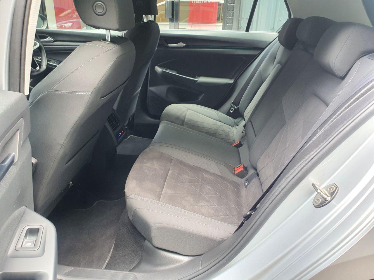 Volkswagen Golf view 24