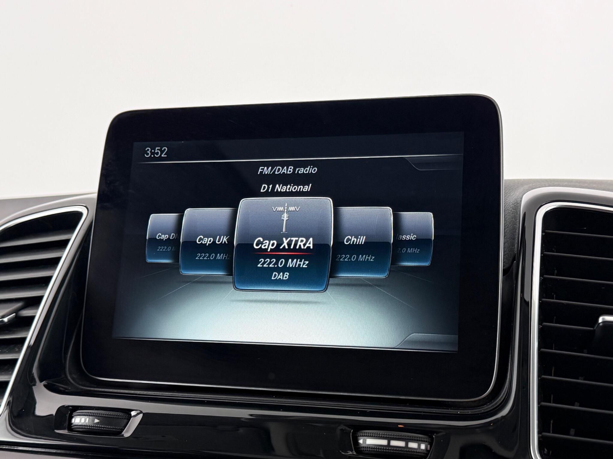 Mercedes-Benz GLE view 25