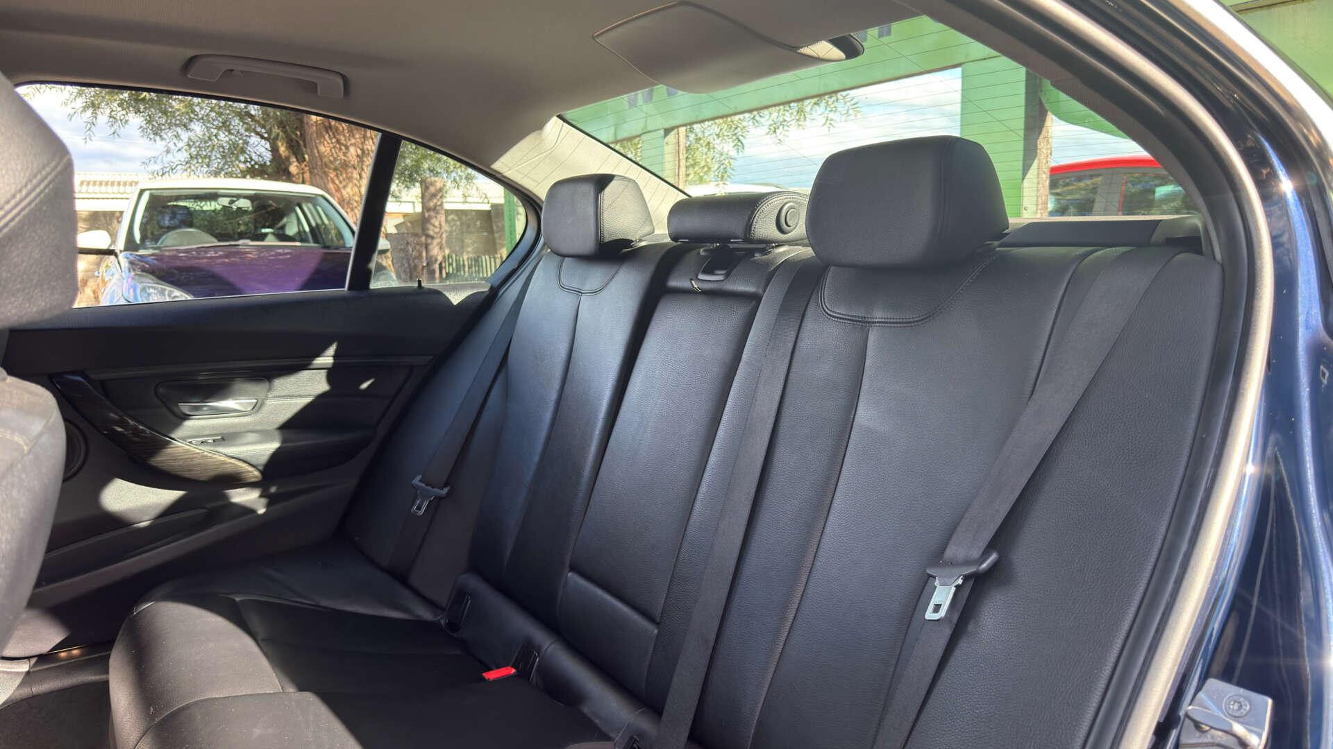 BMW 3 Series view 11