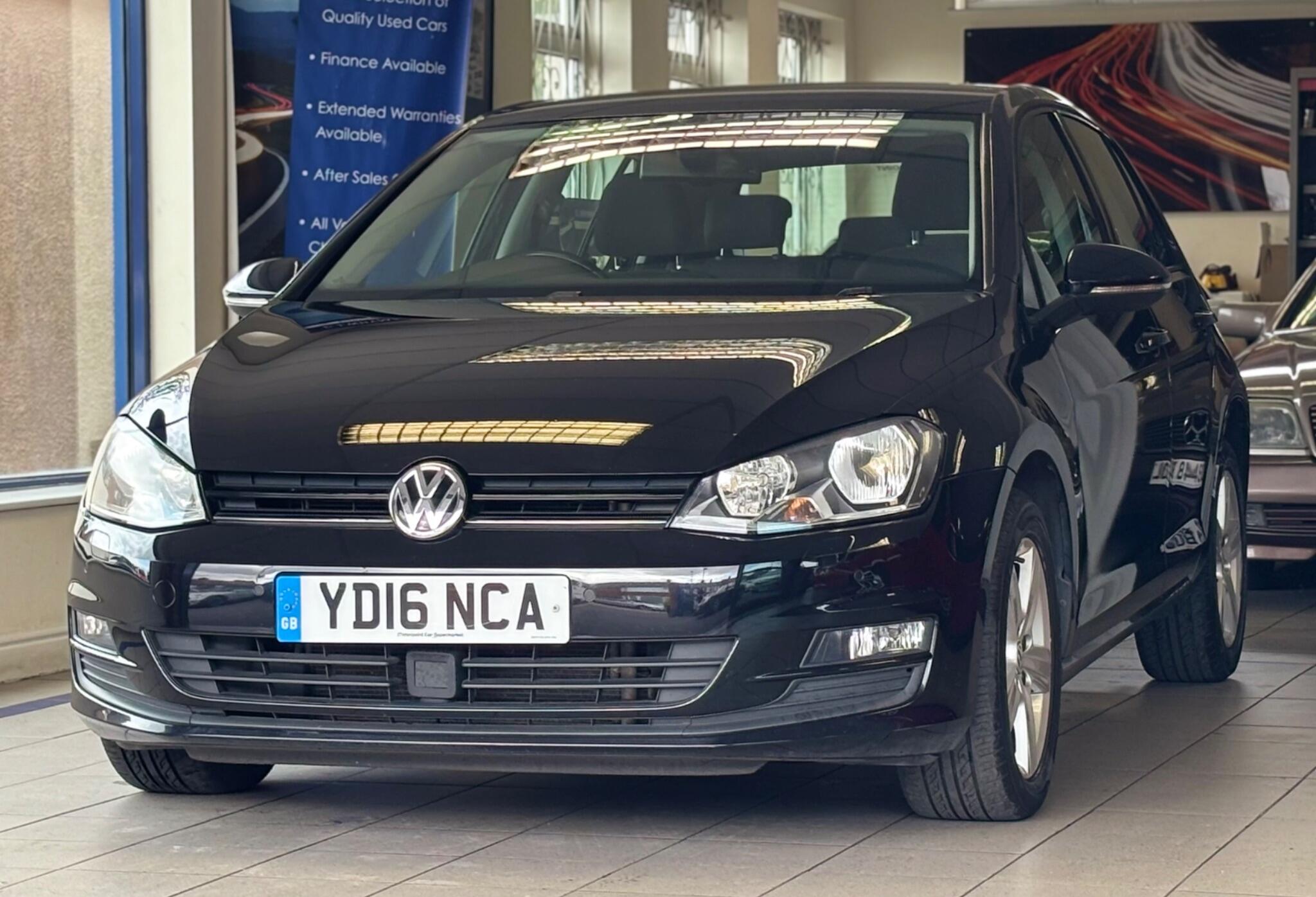 Volkswagen Golf view 6