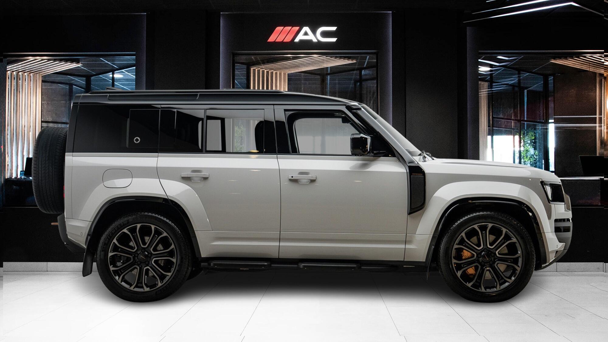 Land Rover Defender 110 view 3