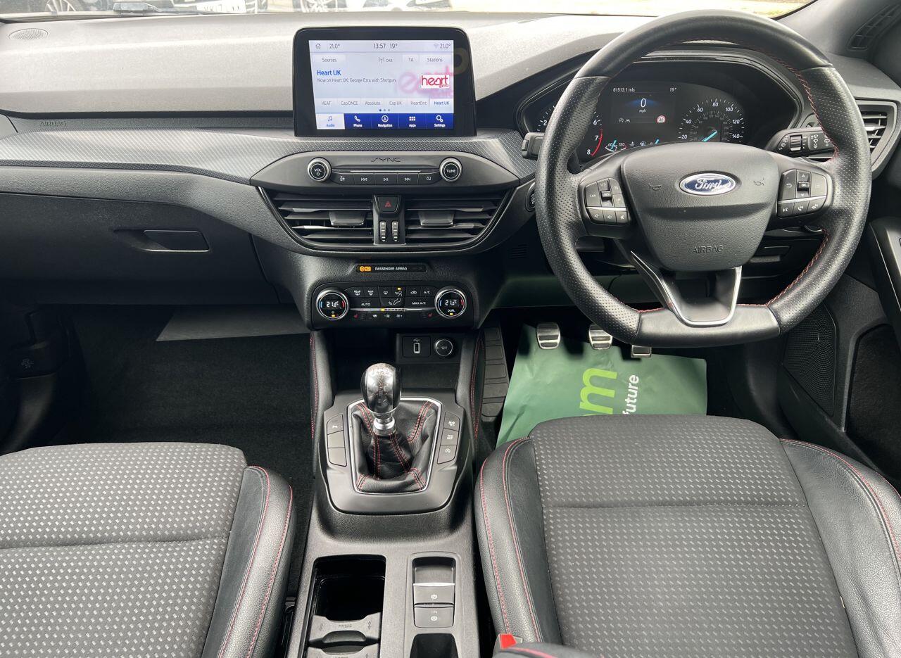 Ford Focus view 27