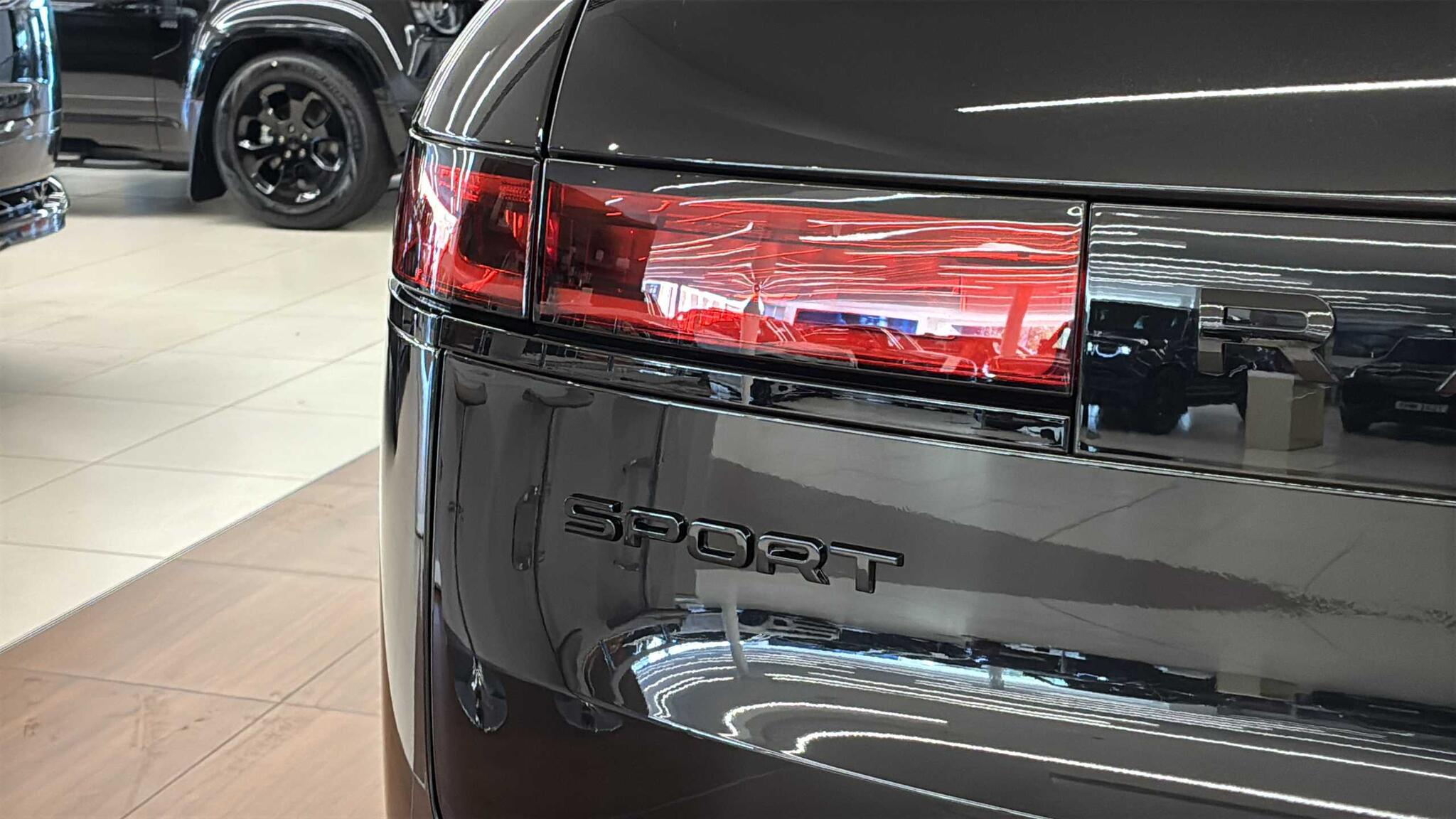 Land Rover Range Rover Sport view 19