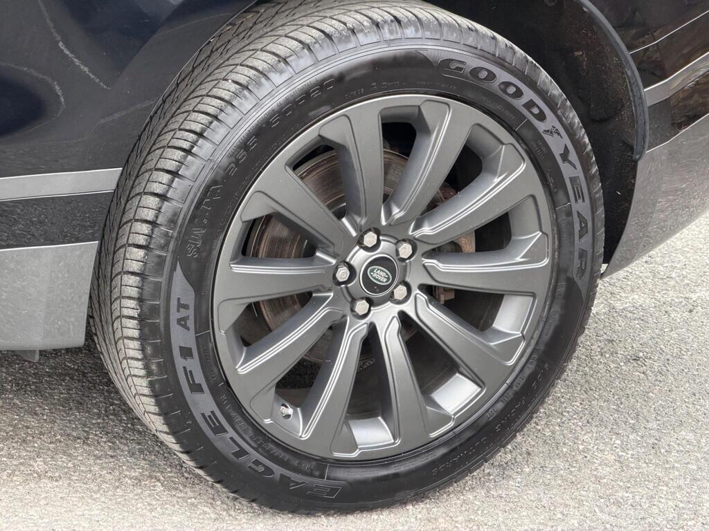Land Rover Range Rover Velar view 56