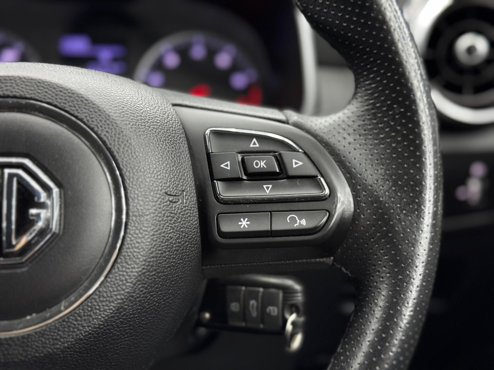MG ZS view 21