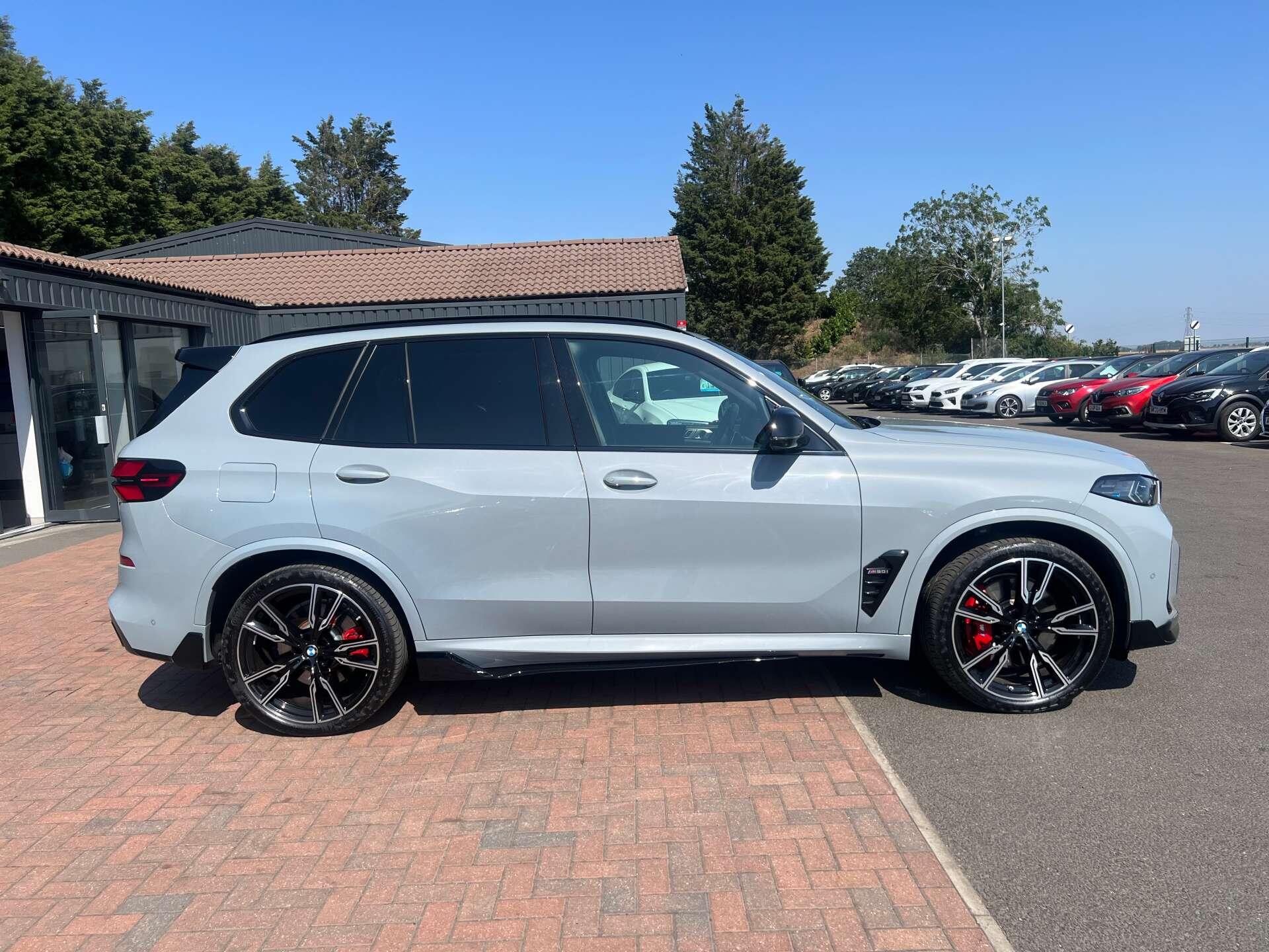 BMW X5 view 9