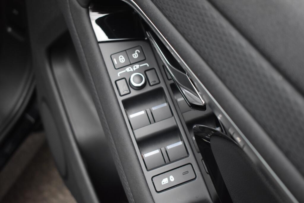 Land Rover Range Rover Evoque view 50