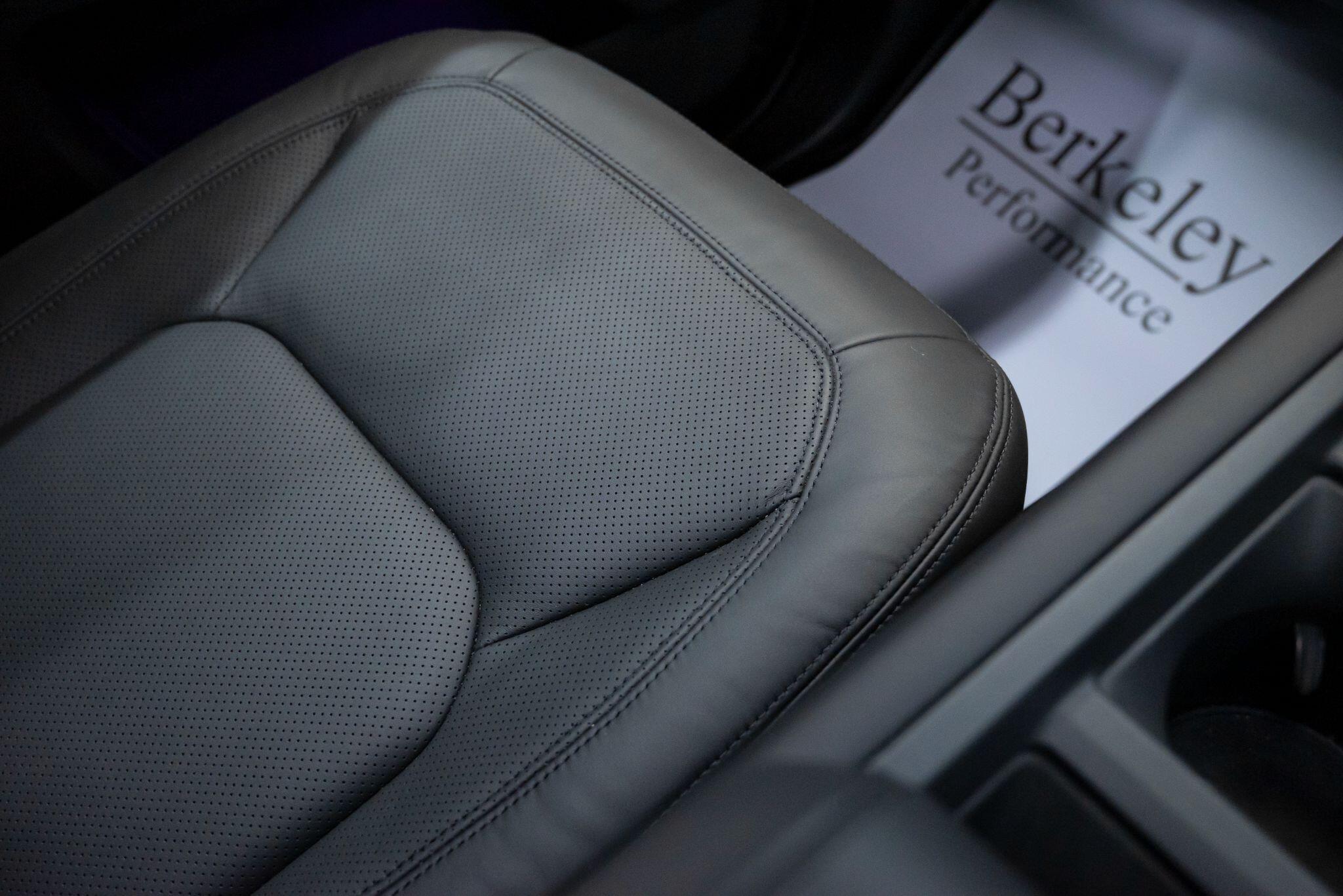 Land Rover Defender view 20