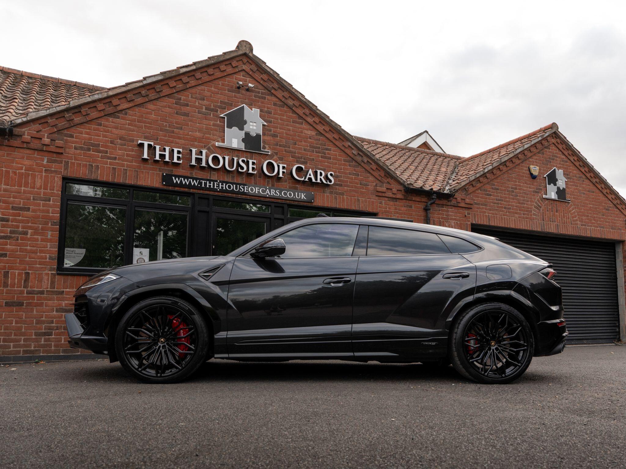 Lamborghini Urus view 17