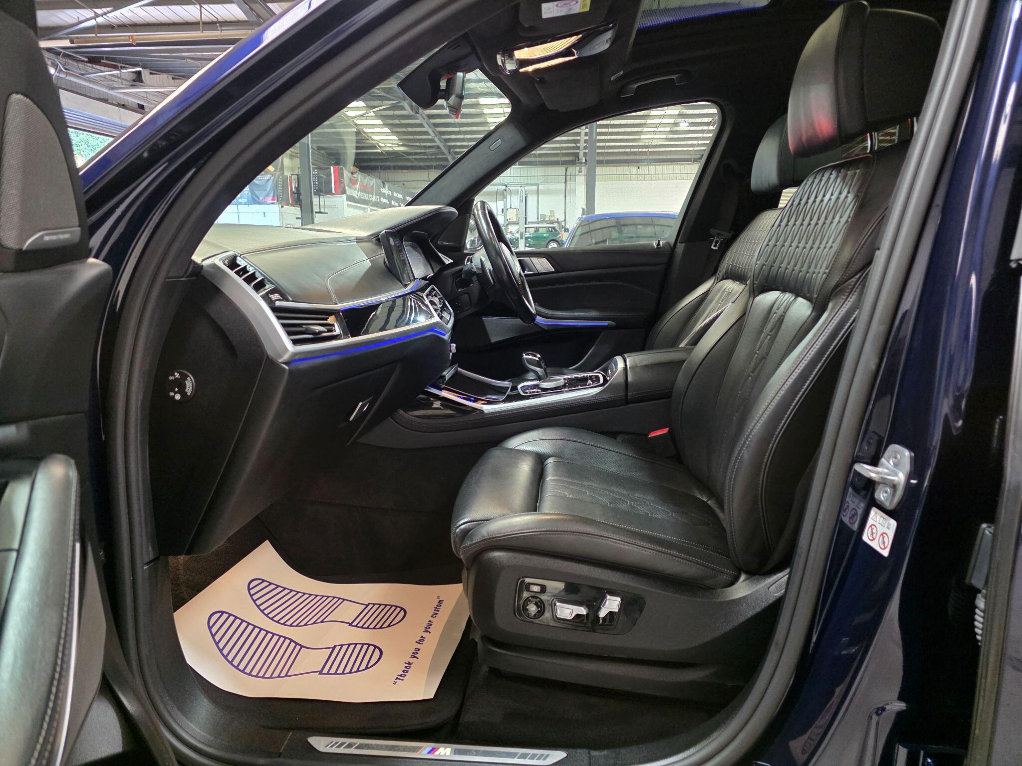 BMW X7 view 60