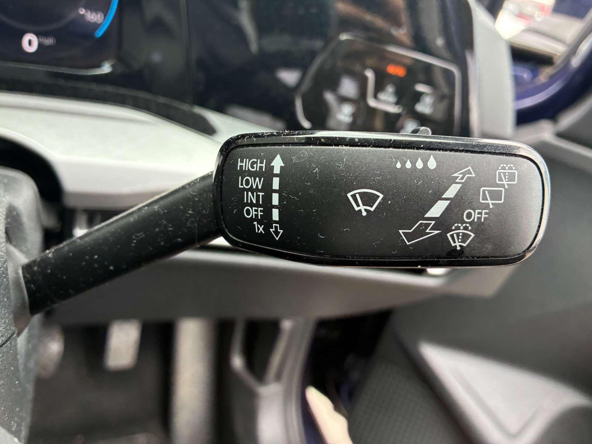 Volkswagen Golf view 14