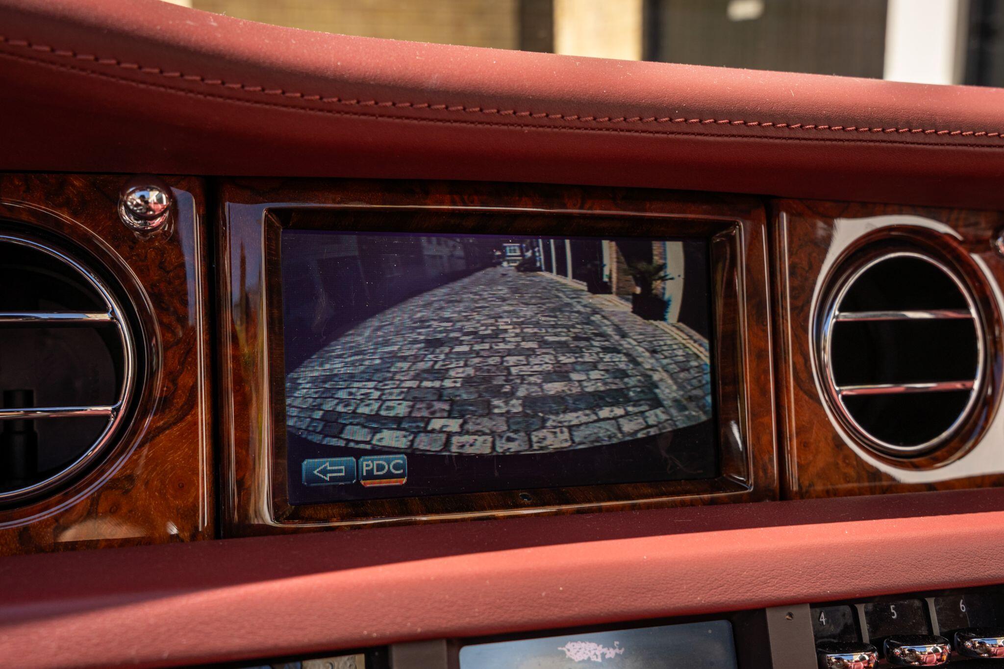 Rolls-Royce Phantom view 40