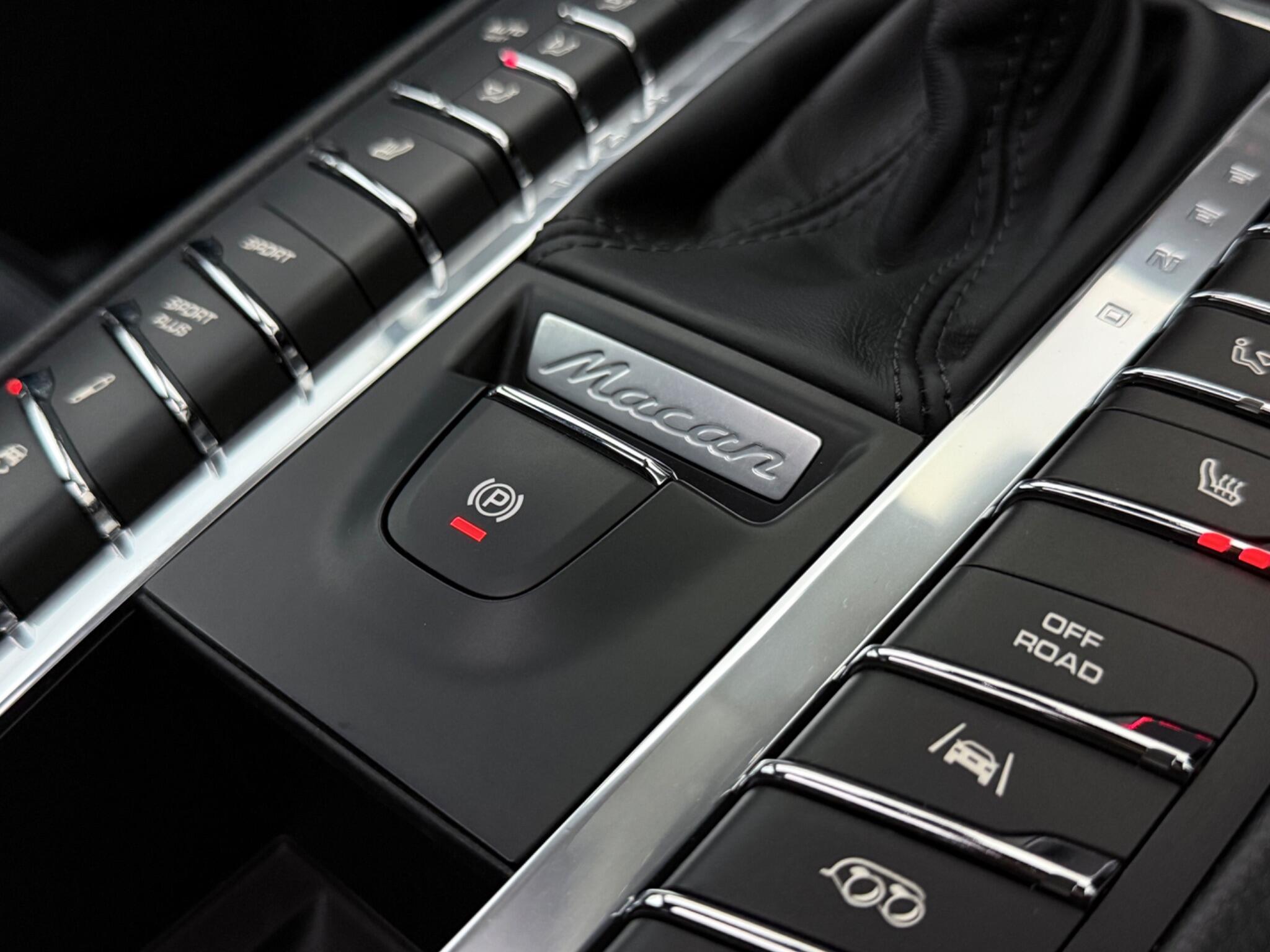Porsche Macan view 36