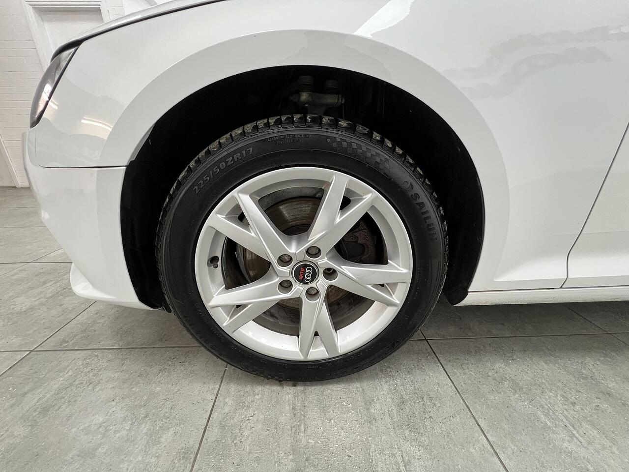 Audi A4 view 19