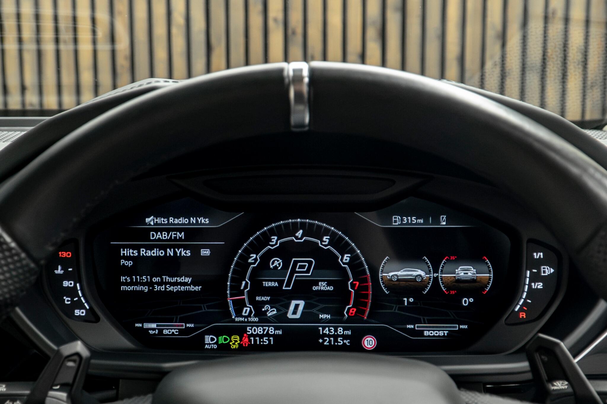 Lamborghini Urus view 36