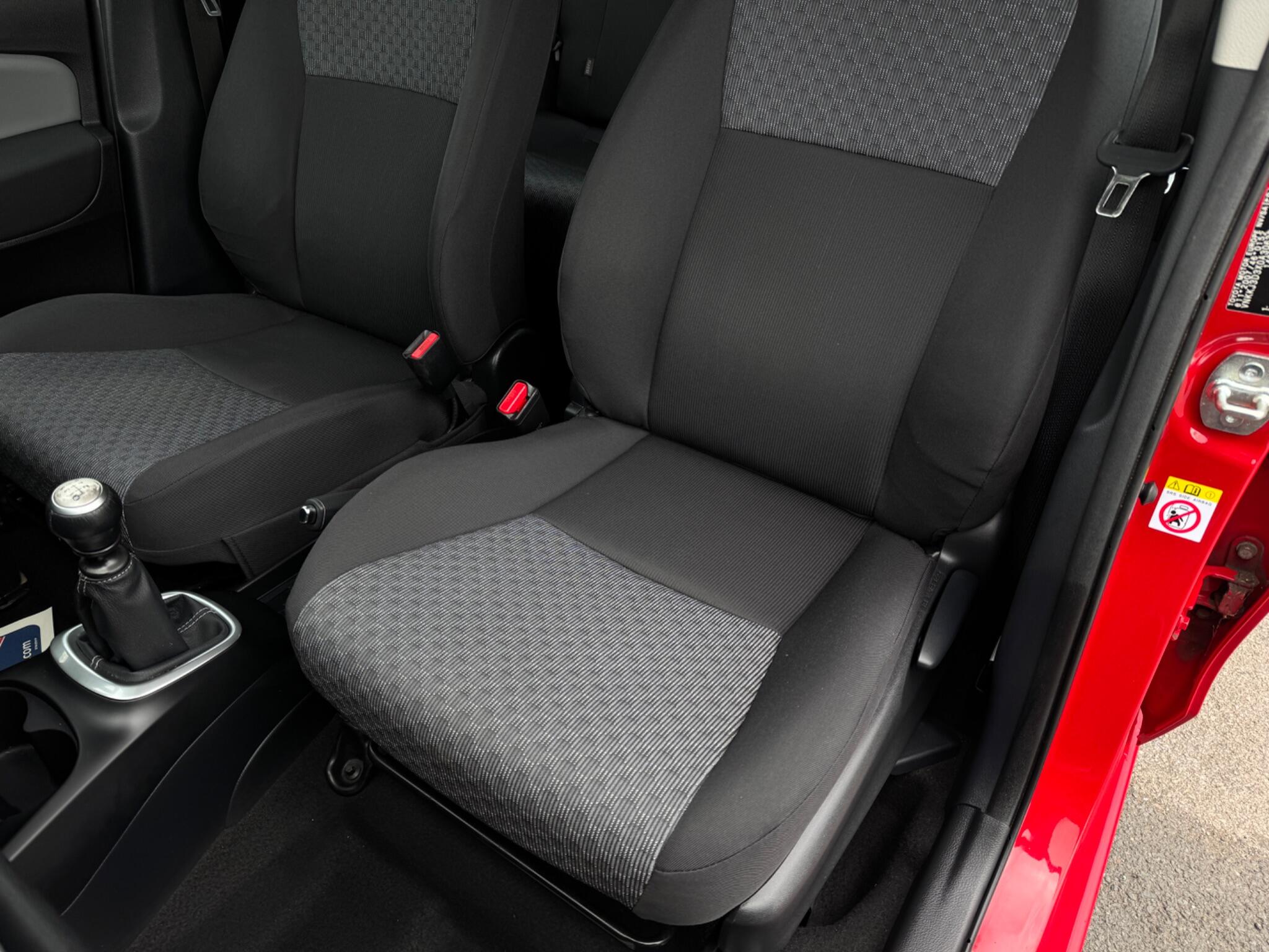 Toyota Yaris view 36