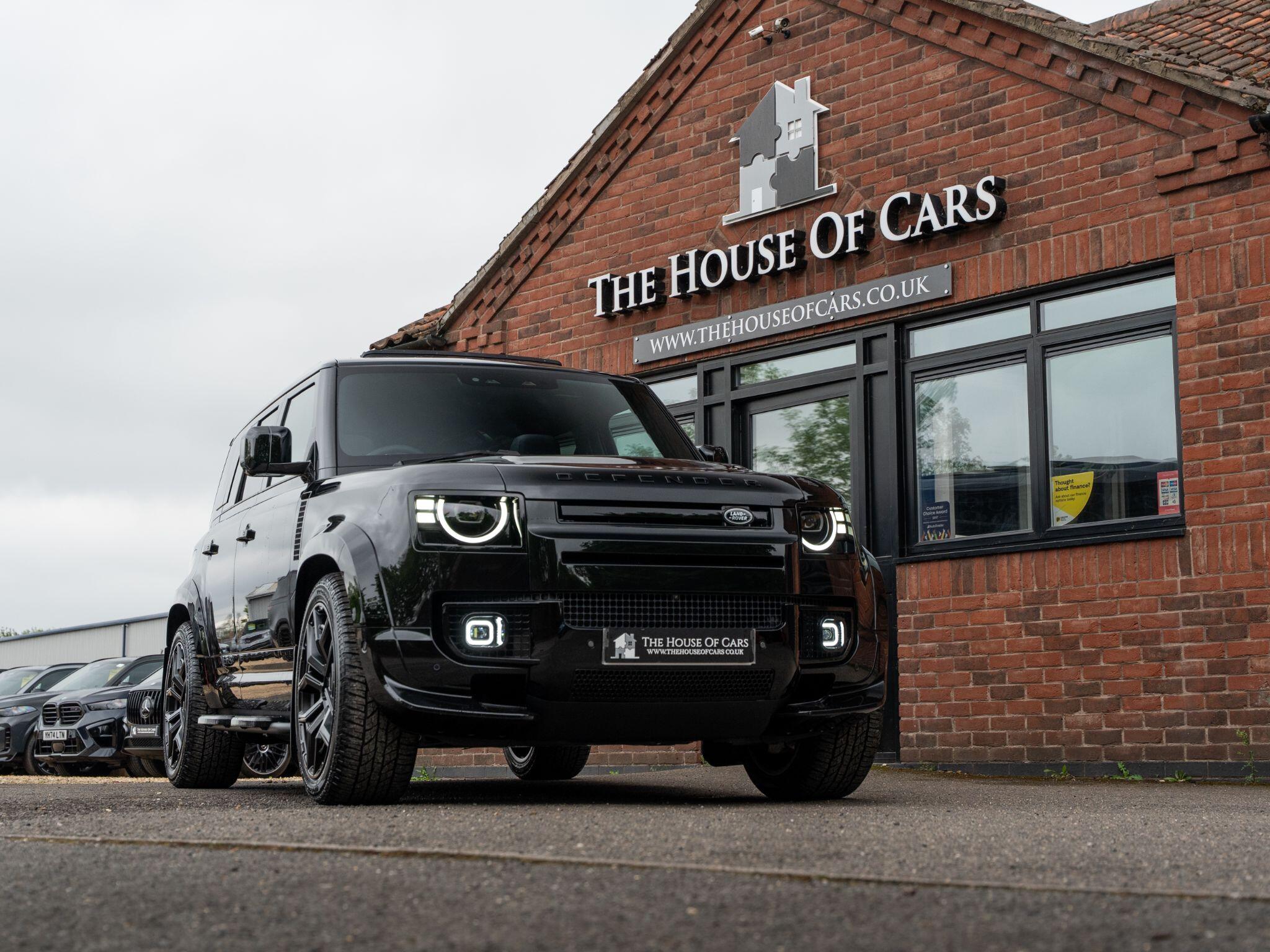 Land Rover Defender 110 view 3