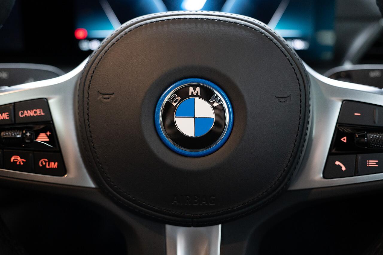 BMW I4 view 9