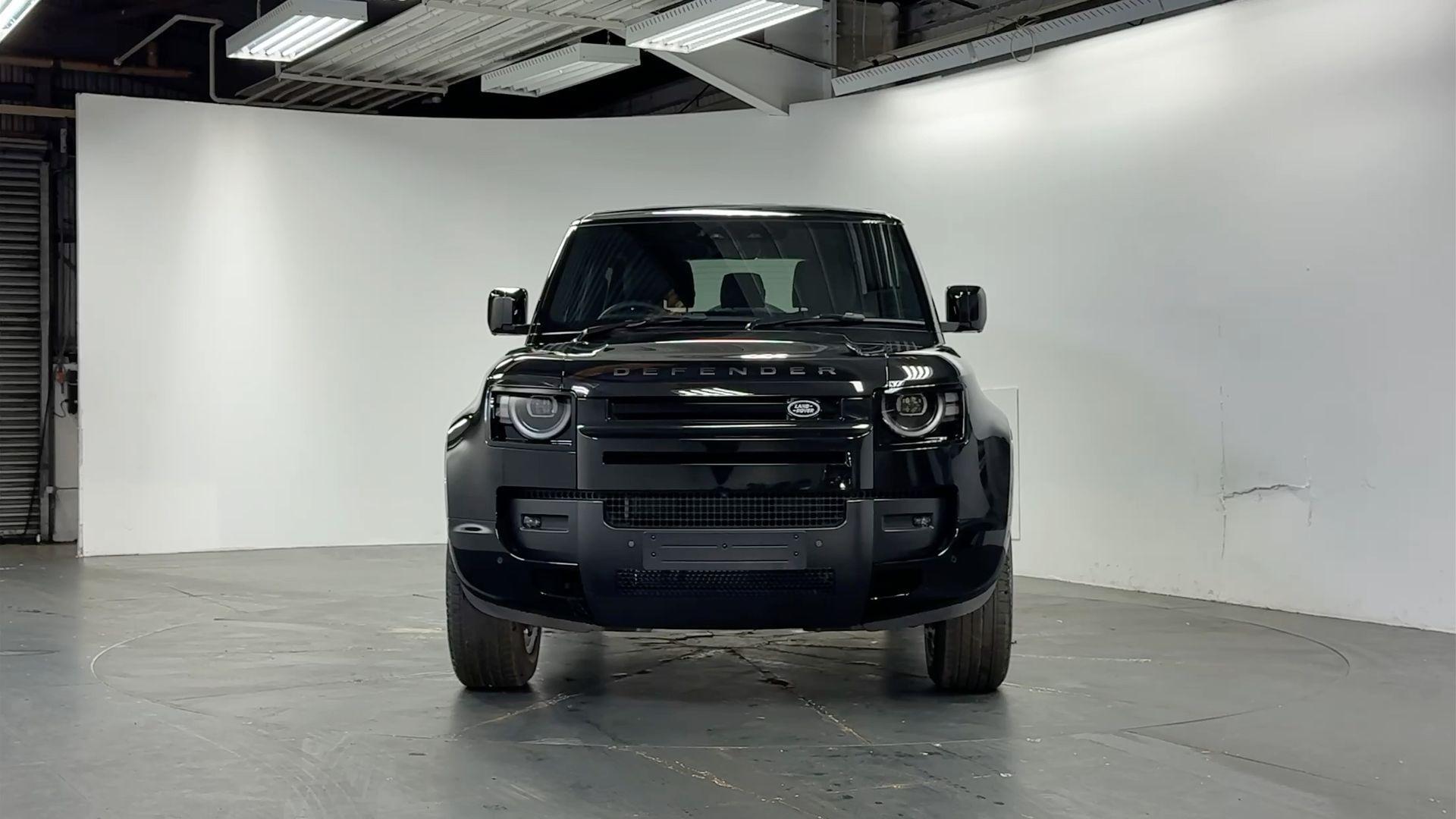 Land Rover Defender view 7