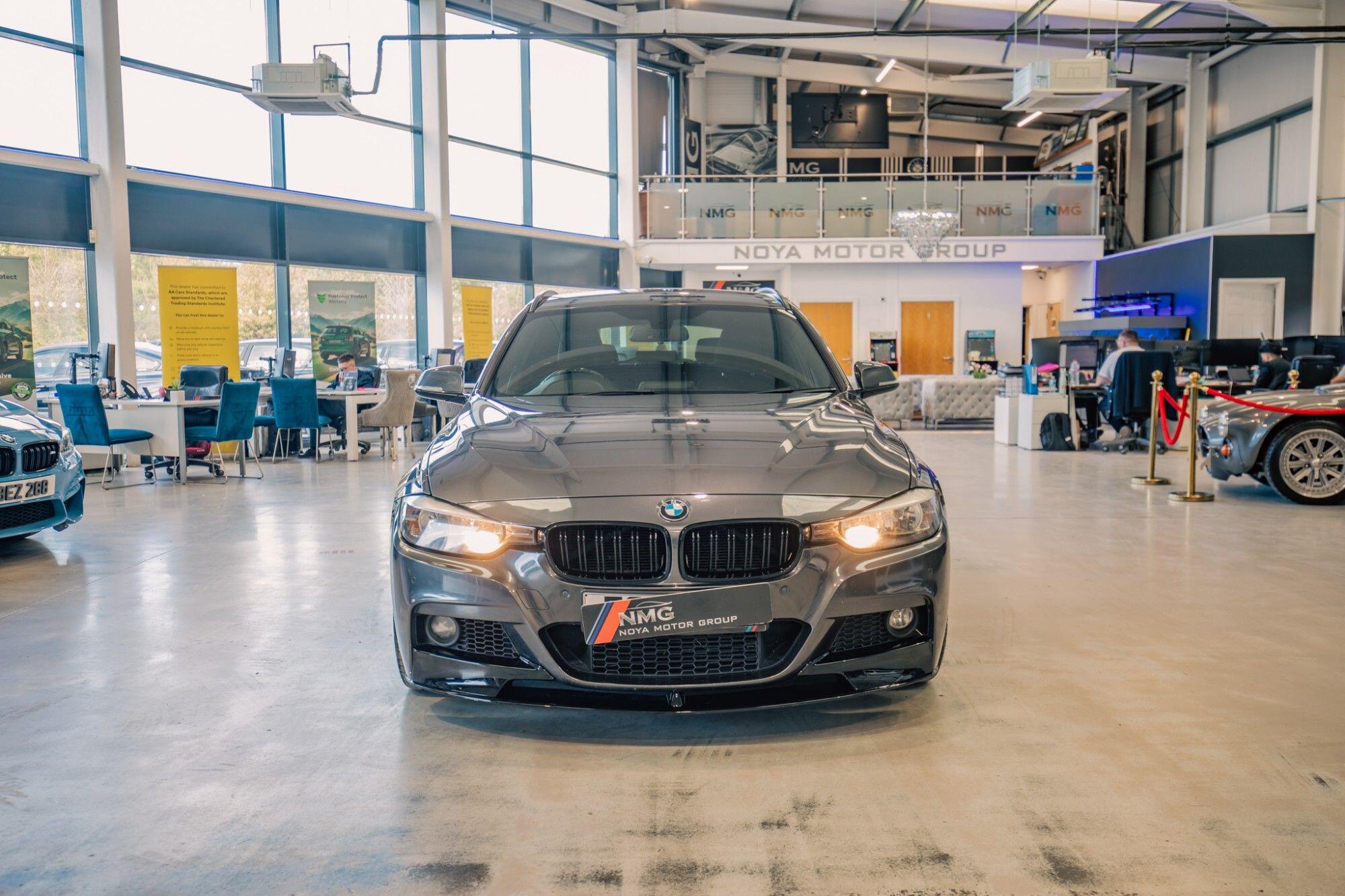 BMW 3 Series view 23