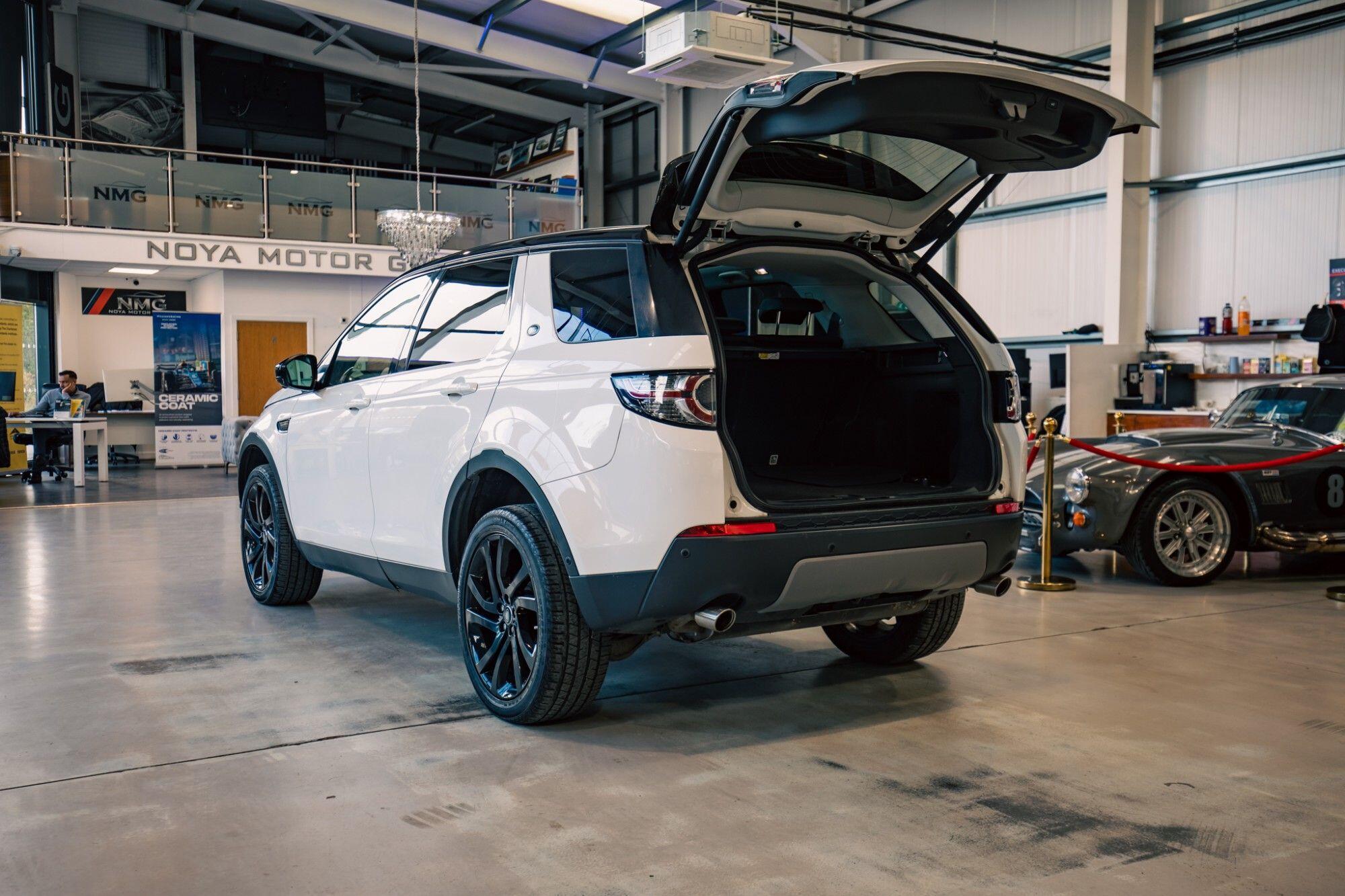 Land Rover Discovery Sport view 28