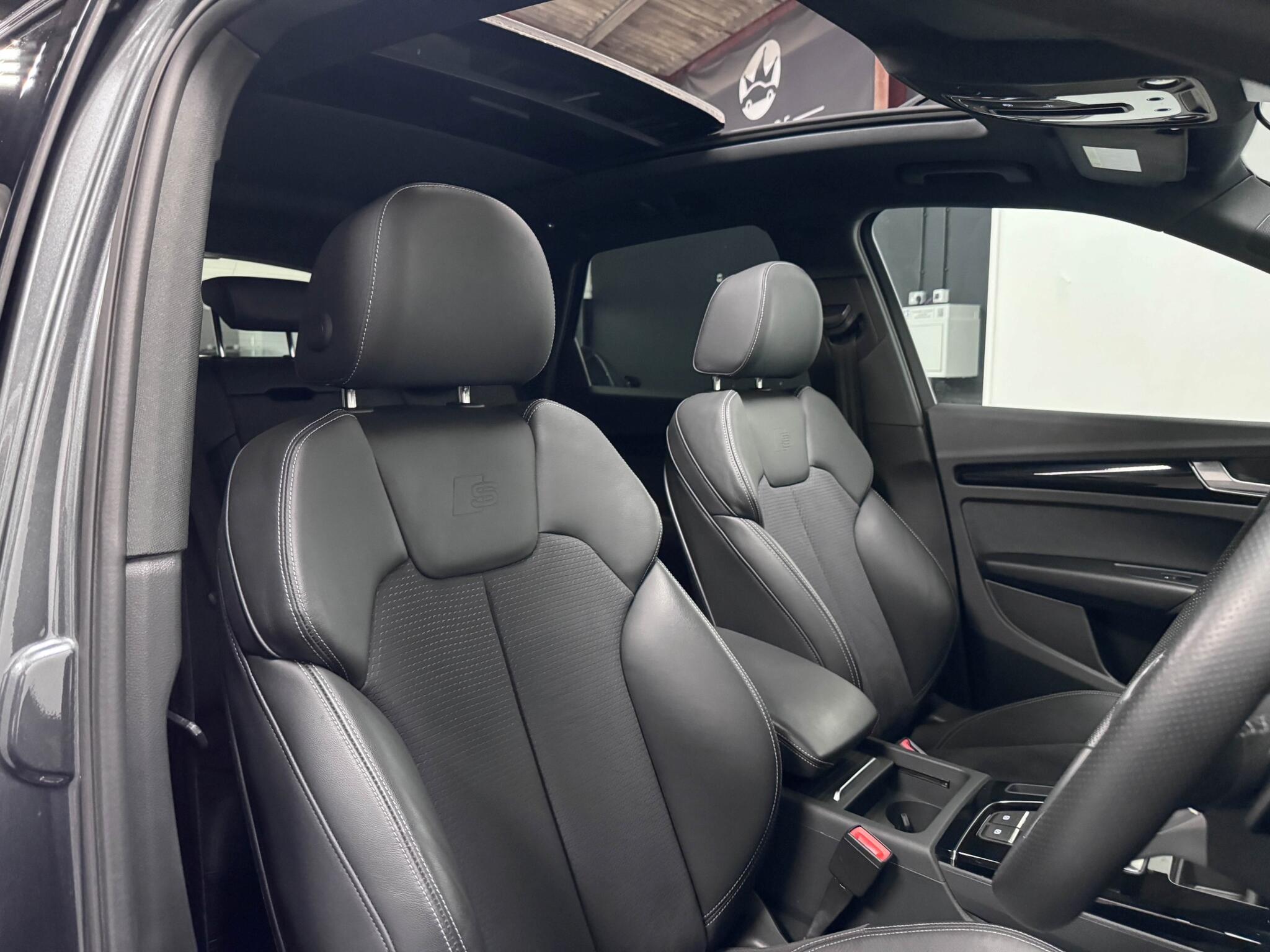 Audi Q5 view 32