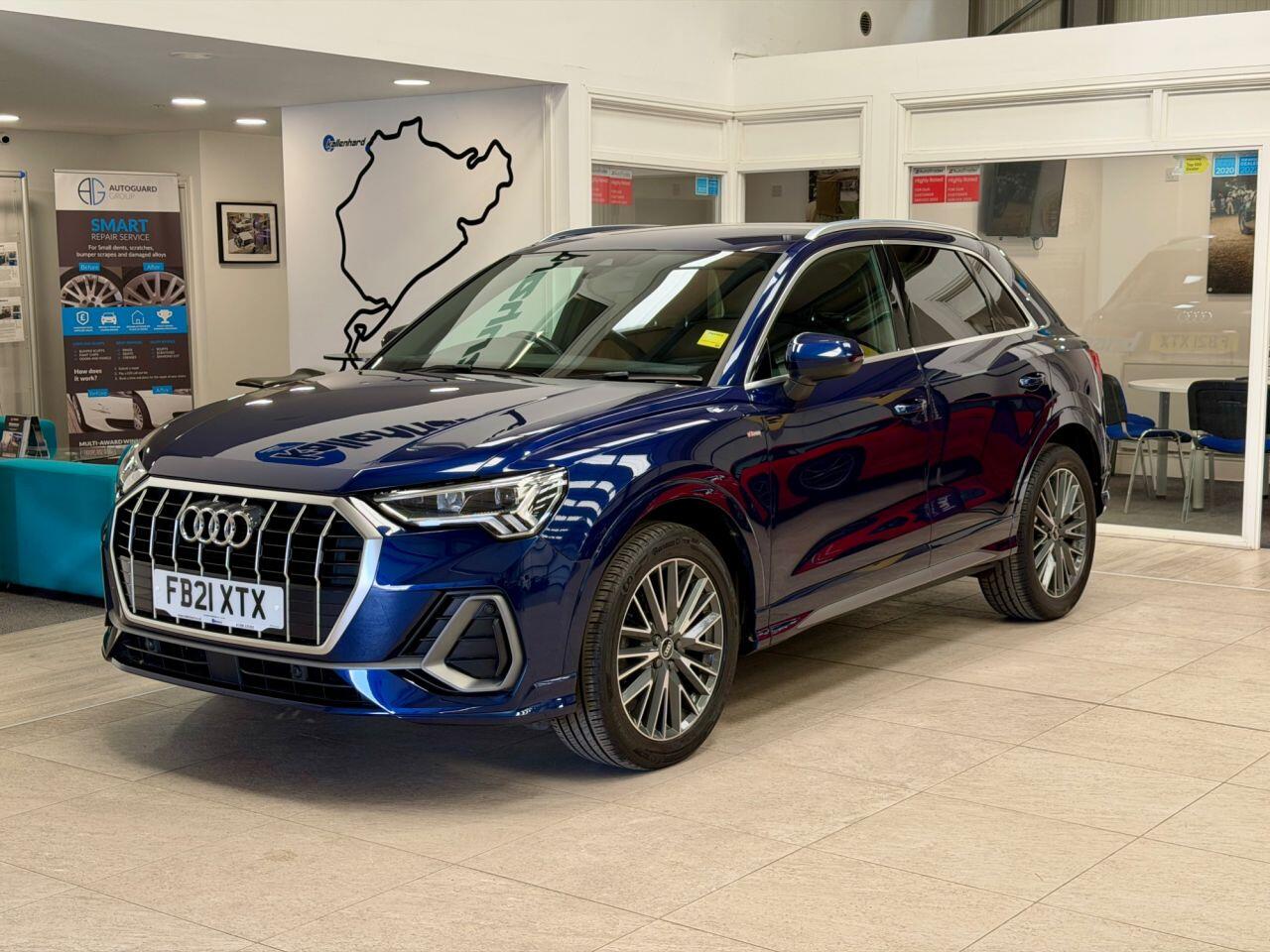 Audi Q3 view 7