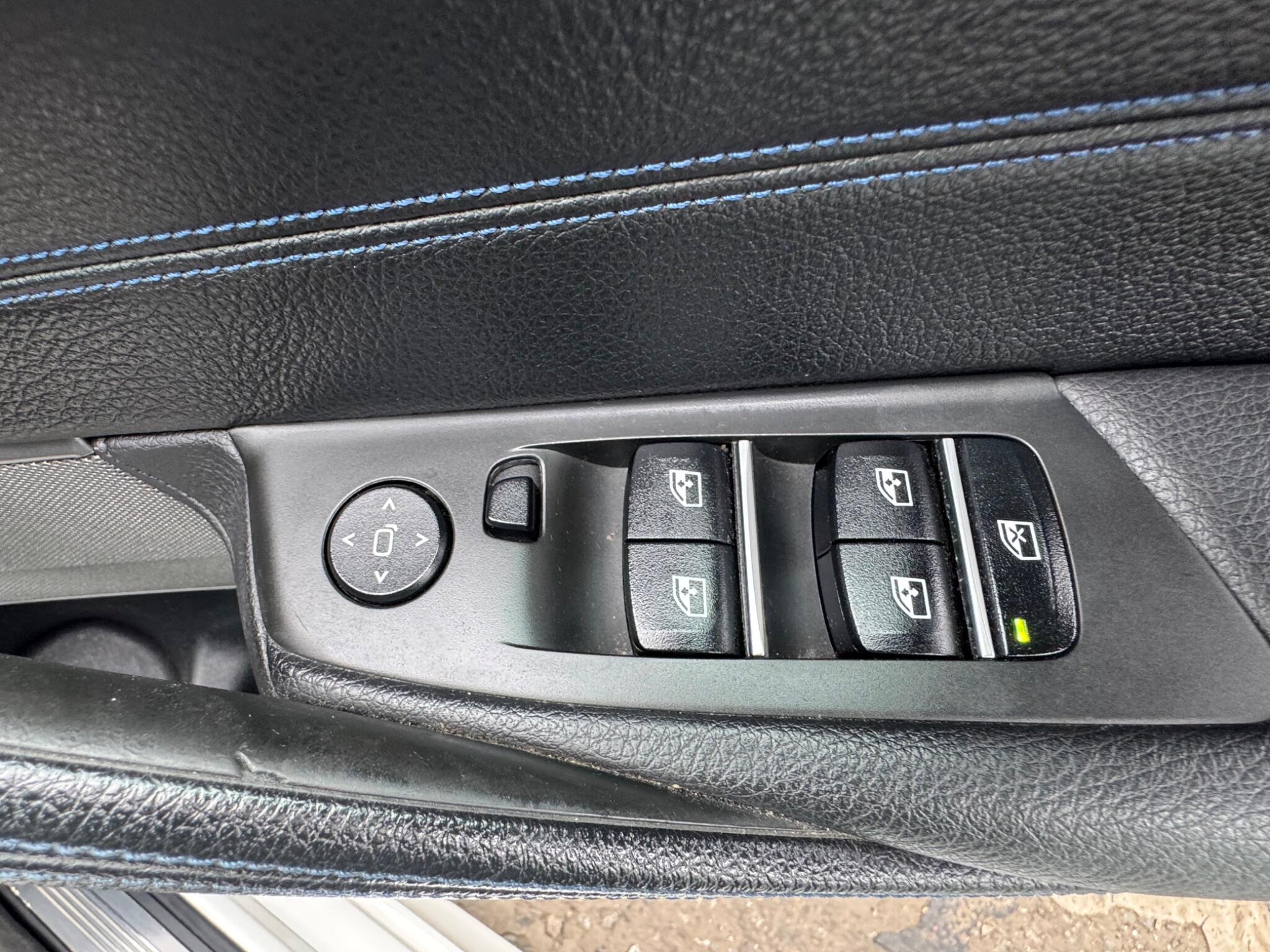 BMW 5 Series view 22