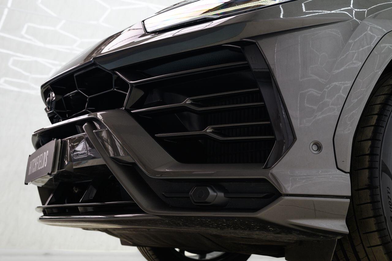 Lamborghini Urus view 21