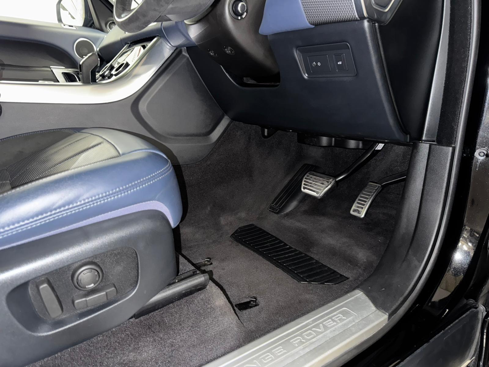 Land Rover Range Rover Sport view 12