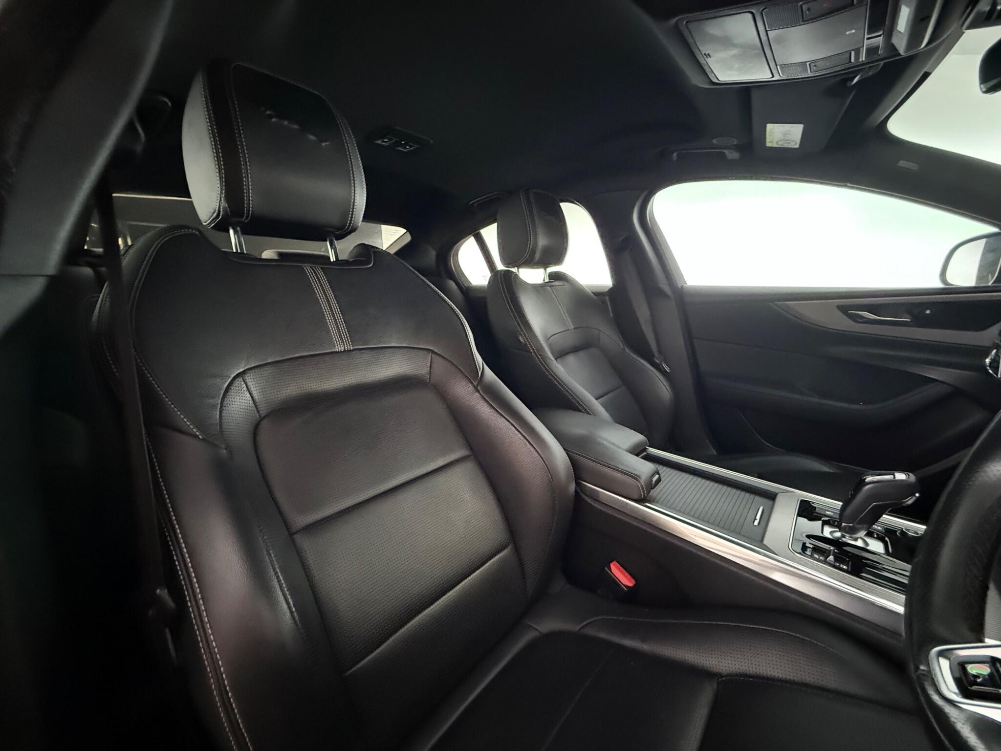 Jaguar Xe view 29